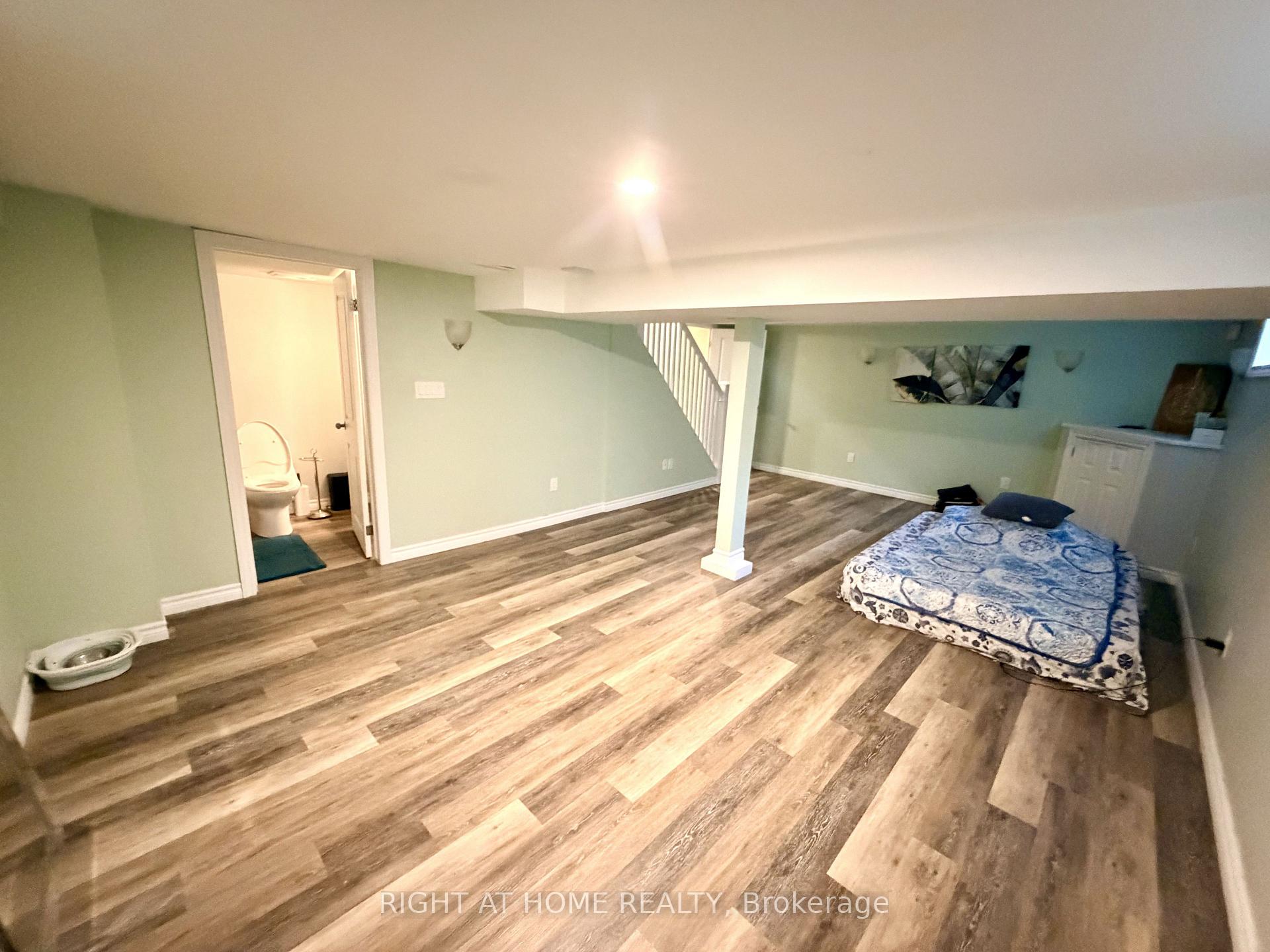 Photo 42 of 376 Ridgewood Crescent, London, South D — HOMEH