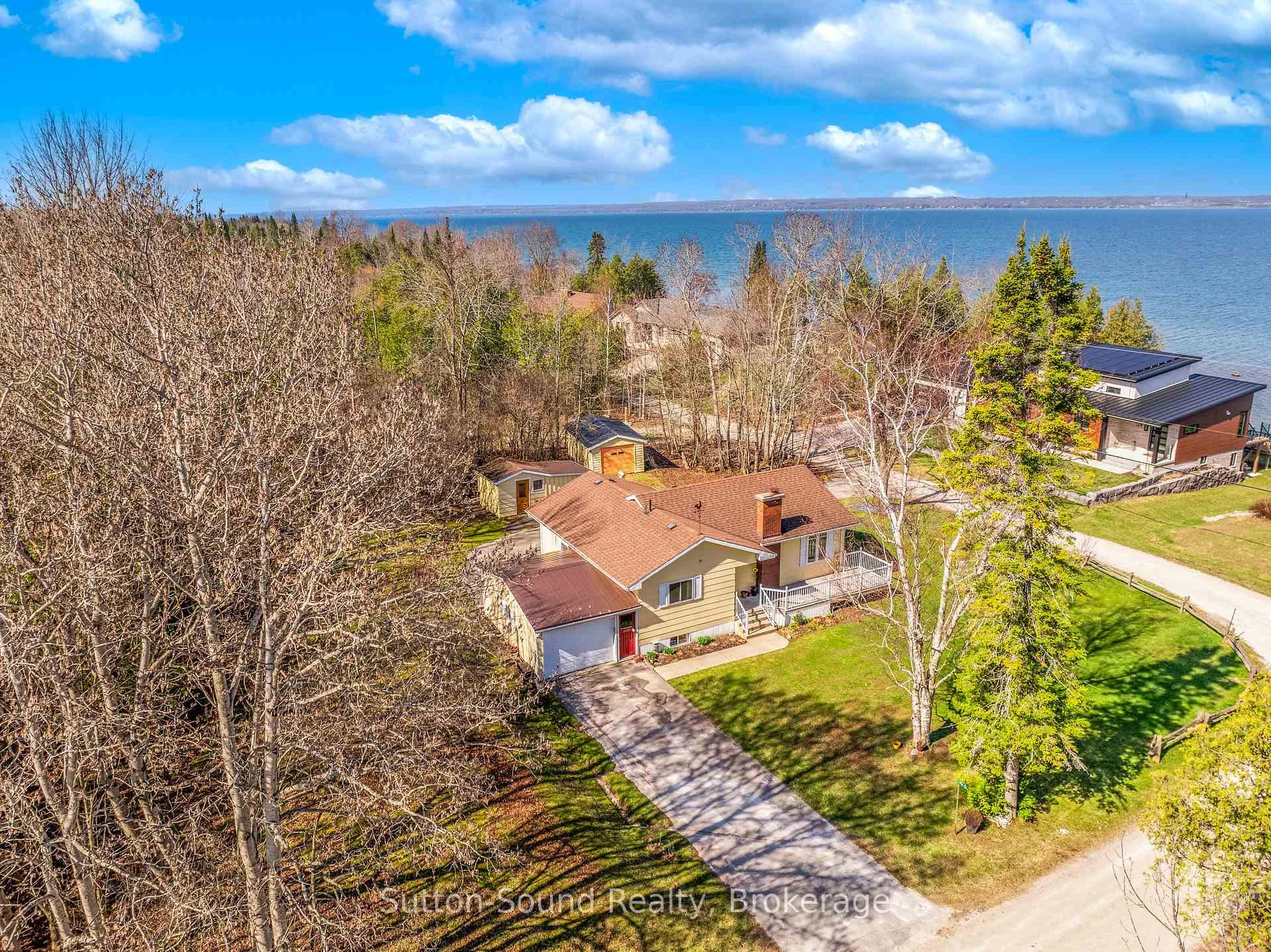 Photo 4 of 125 Paradise Bay Road, Meaford — HOMEH