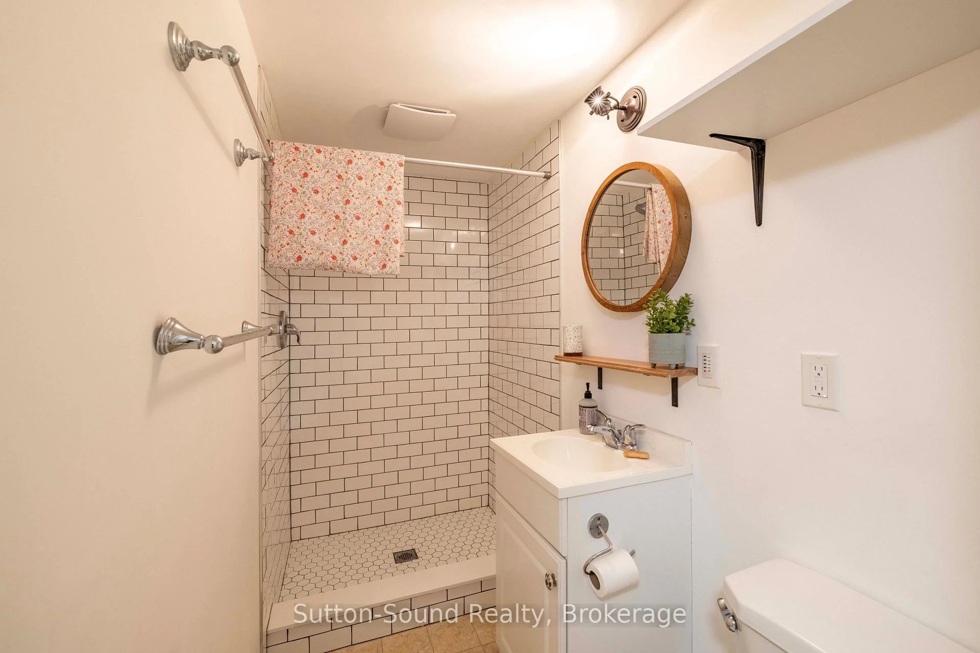 Photo 48 of 125 Paradise Bay Road, Meaford — HOMEH