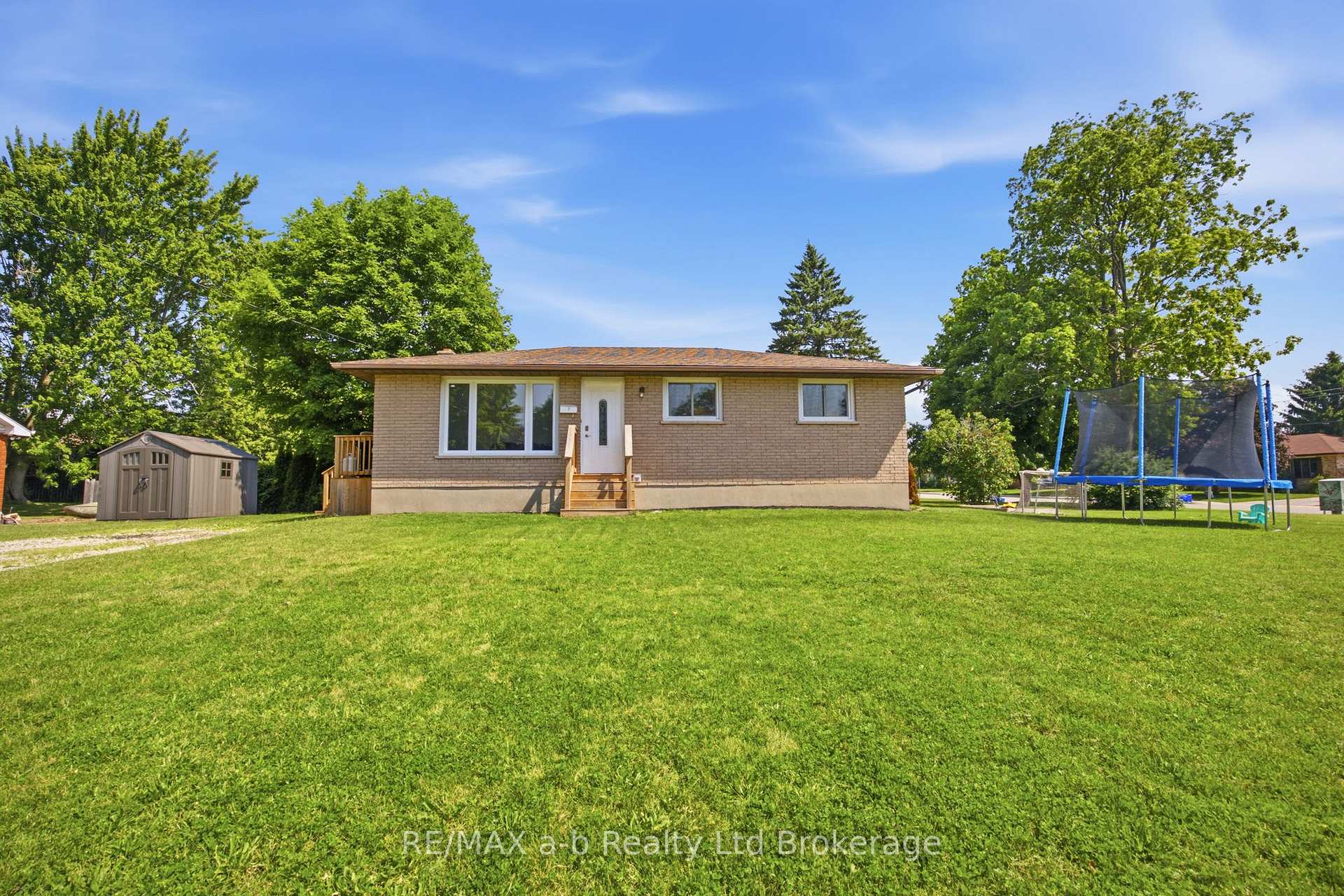 Photo 2 of 7 Marchant Street, Aylmer — HOMEH