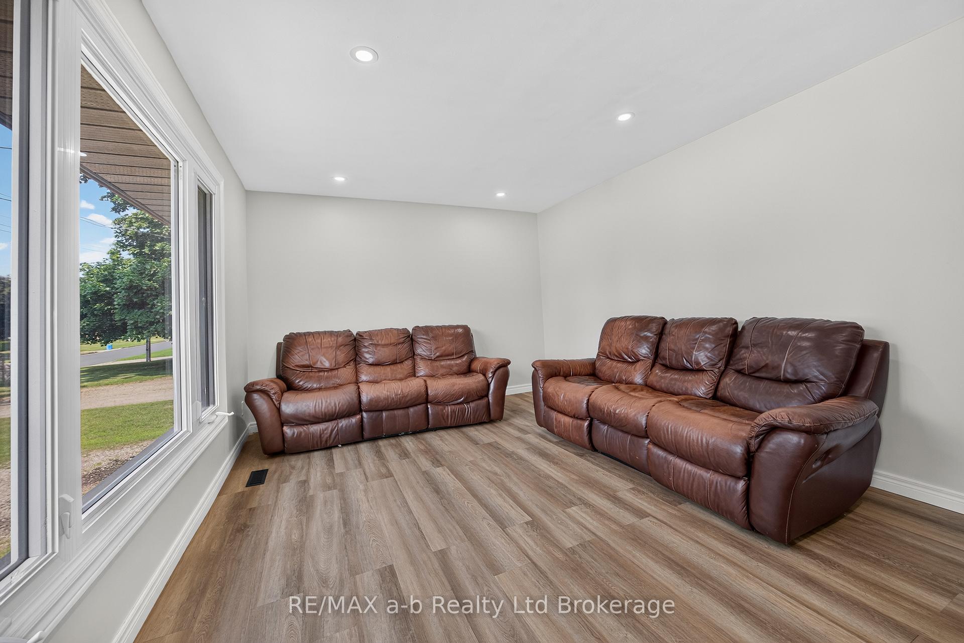 Photo 12 of 7 Marchant Street, Aylmer — HOMEH