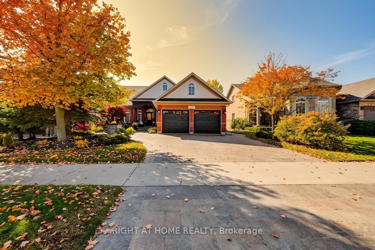Photo 3 of 126 Moore Crescent, Hamilton, Ancaster — HOMEH