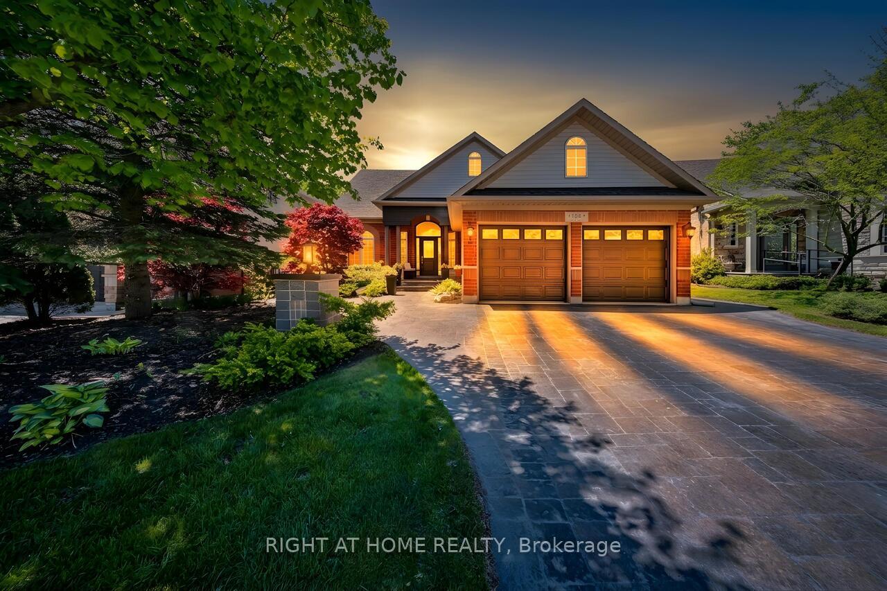 Photo 4 of 126 Moore Crescent, Hamilton, Ancaster — HOMEH
