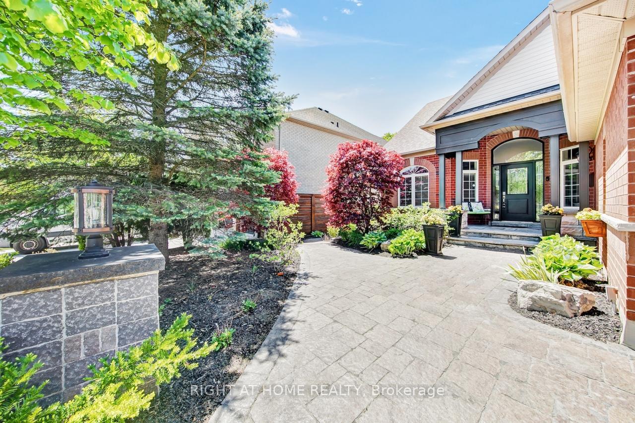 Photo 5 of 126 Moore Crescent, Hamilton, Ancaster — HOMEH