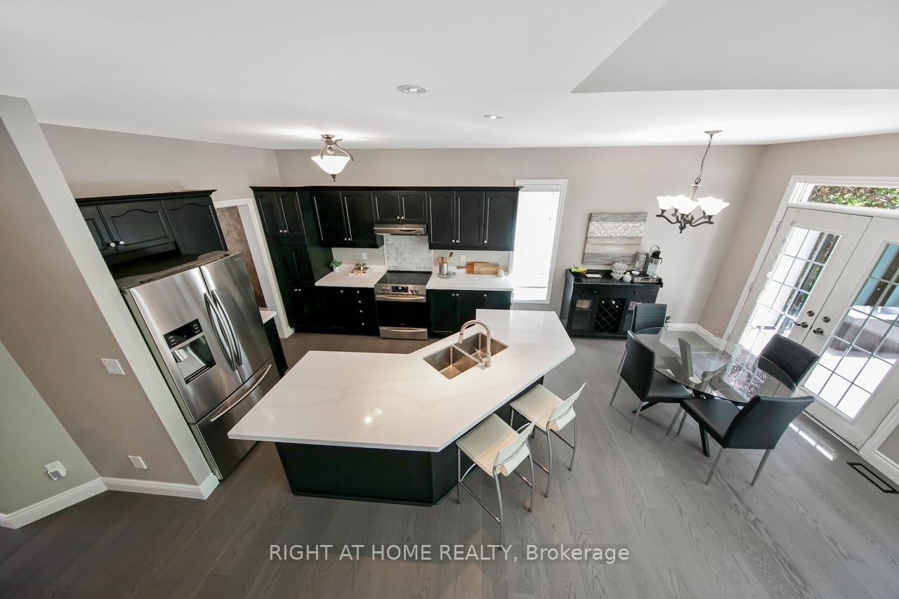 Photo 10 of 126 Moore Crescent, Hamilton, Ancaster — HOMEH