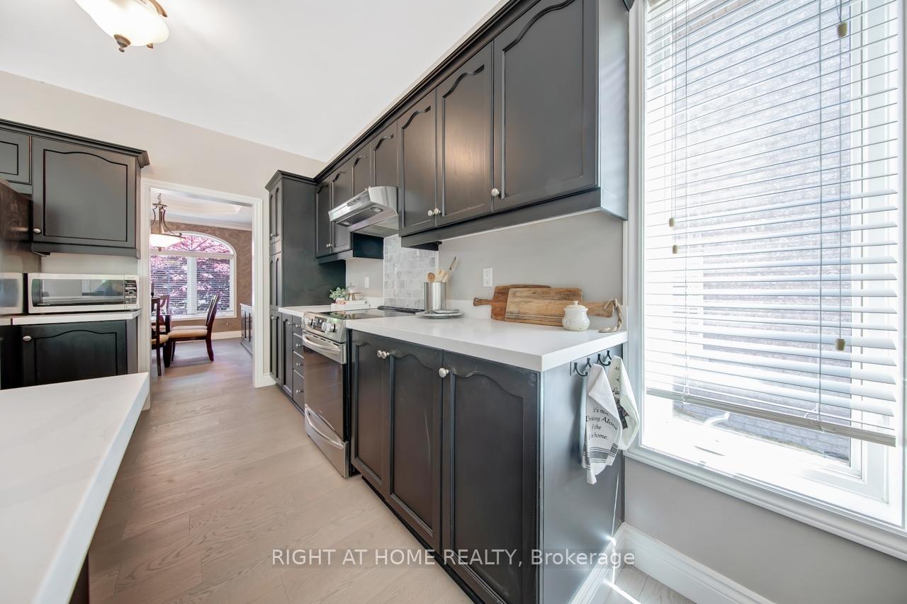 Photo 13 of 126 Moore Crescent, Hamilton, Ancaster — HOMEH