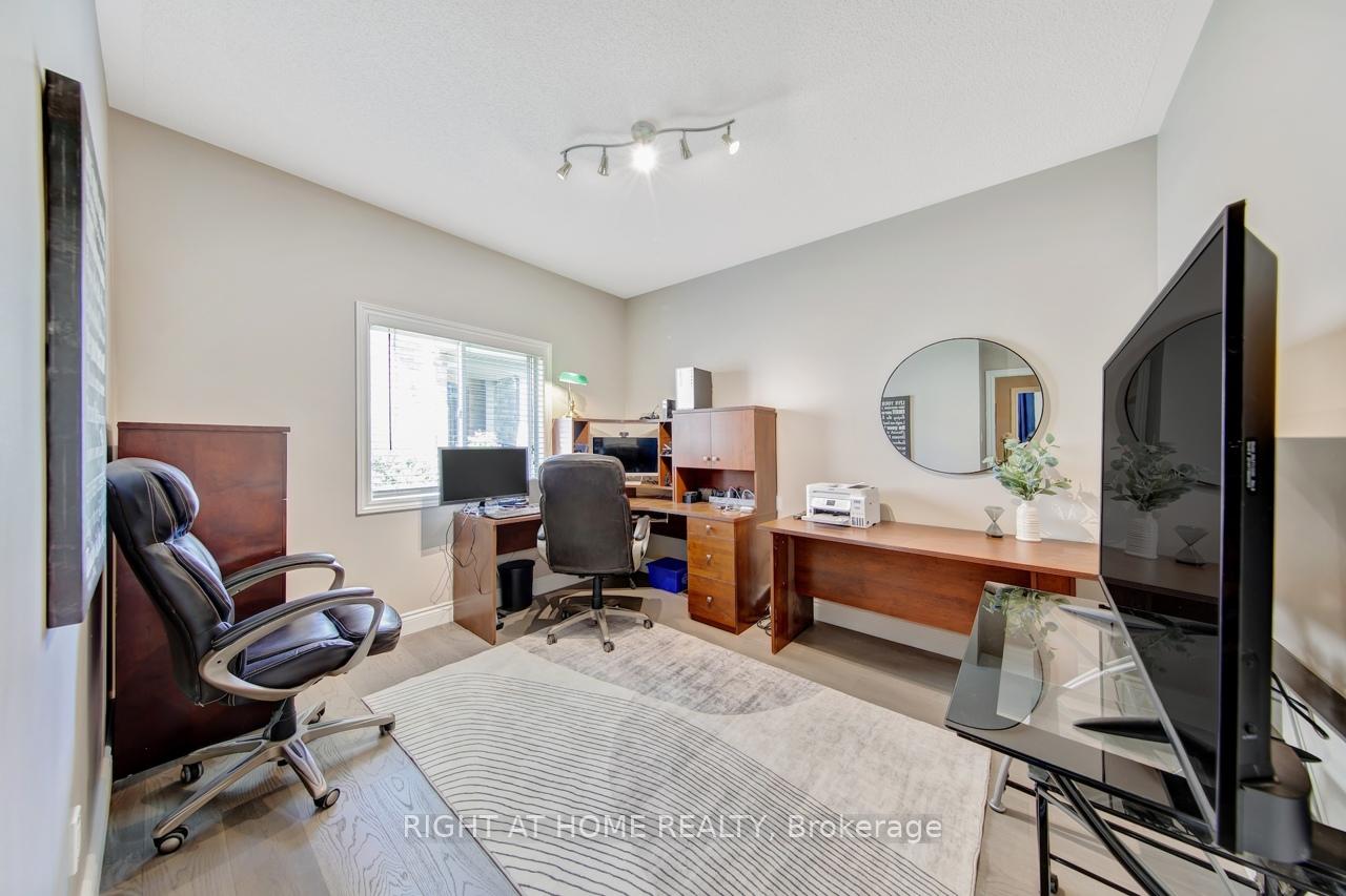 Photo 20 of 126 Moore Crescent, Hamilton, Ancaster — HOMEH