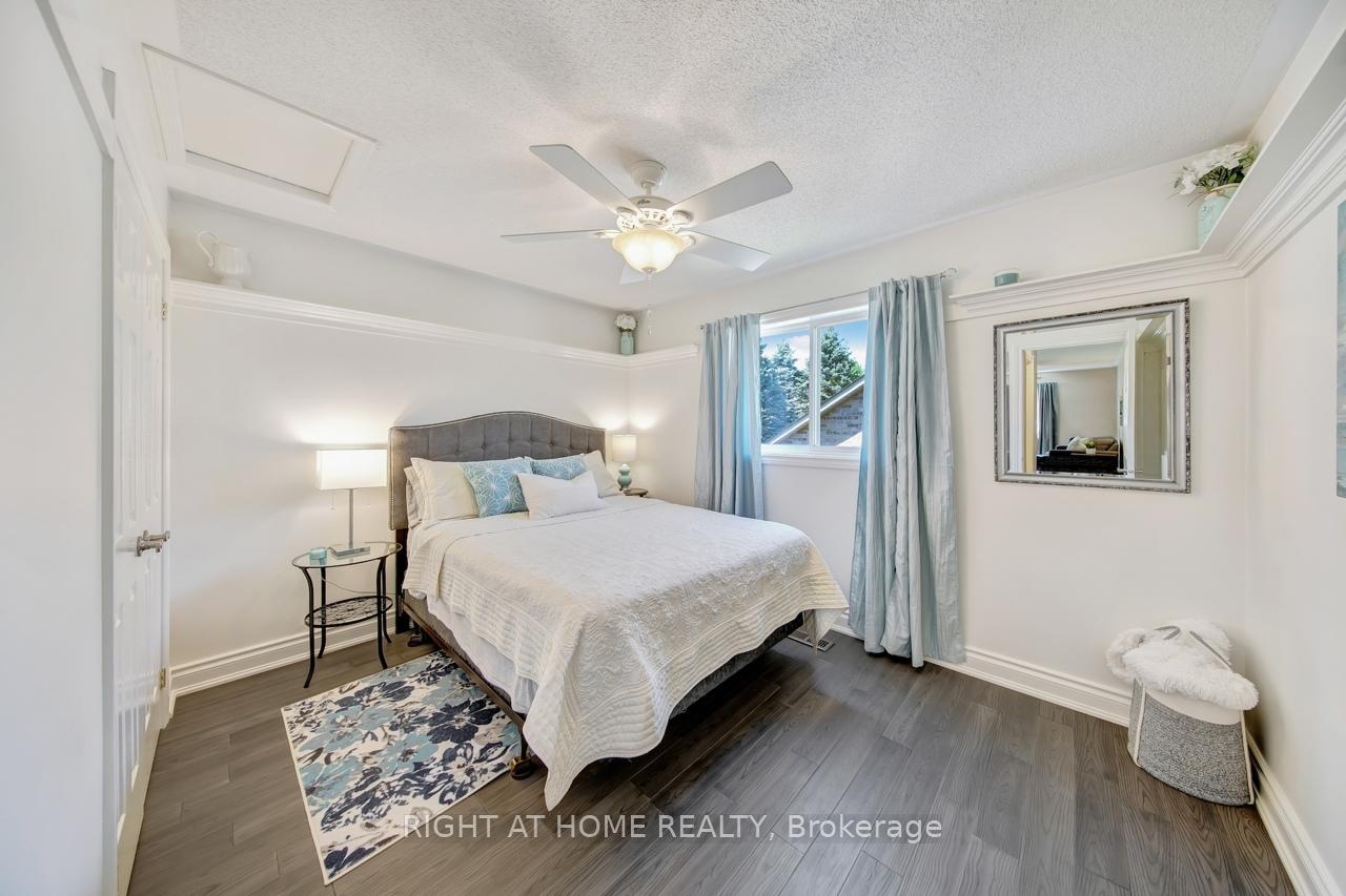 Photo 24 of 126 Moore Crescent, Hamilton, Ancaster — HOMEH