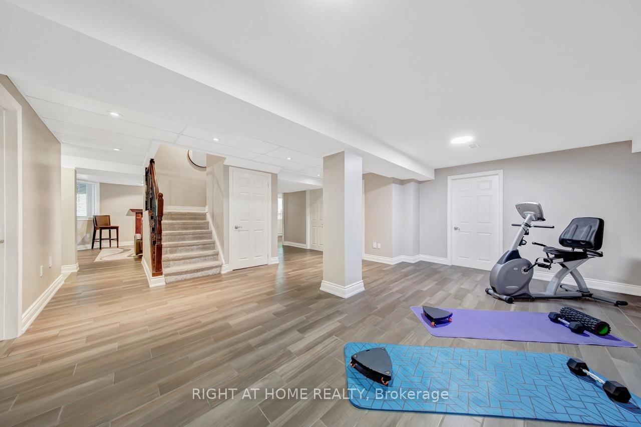 Photo 26 of 126 Moore Crescent, Hamilton, Ancaster — HOMEH