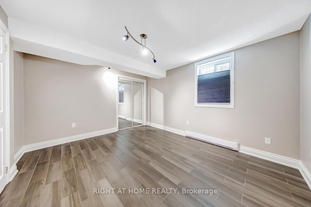 Photo 27 of 126 Moore Crescent, Hamilton, Ancaster — HOMEH
