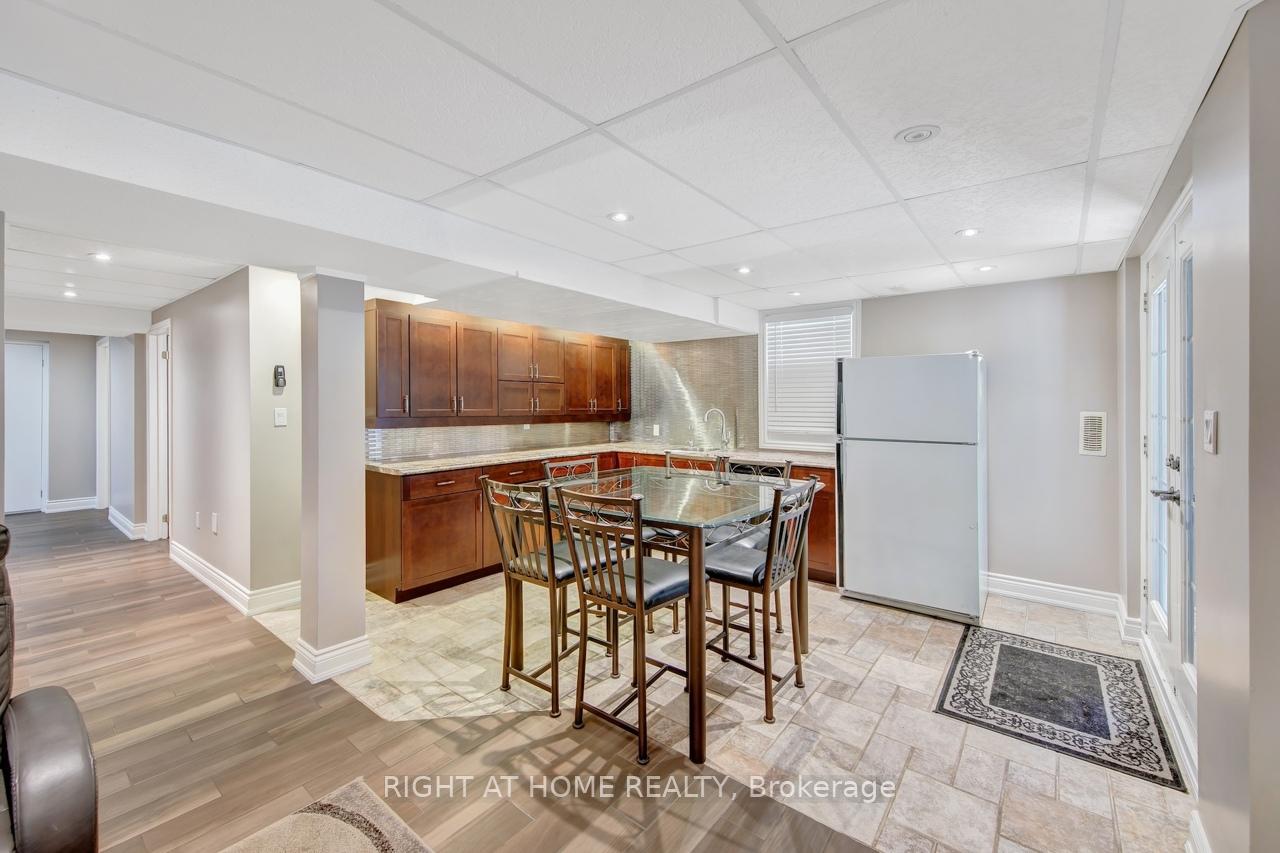 Photo 32 of 126 Moore Crescent, Hamilton, Ancaster — HOMEH