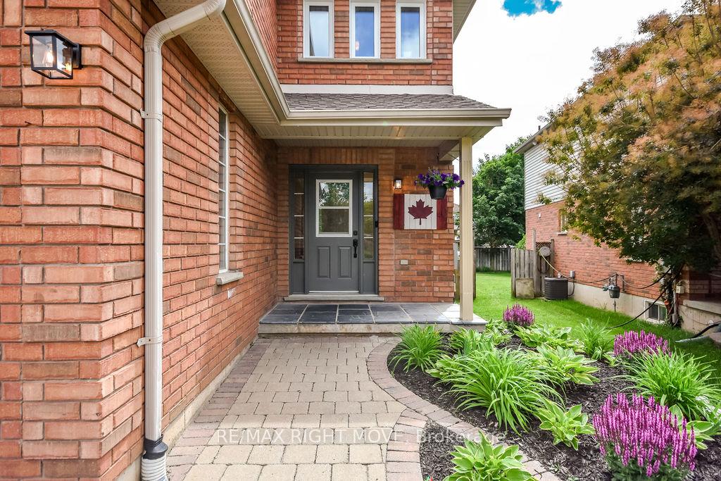 Photo 3 of 142 Julia Crescent, Orillia — HOMEH