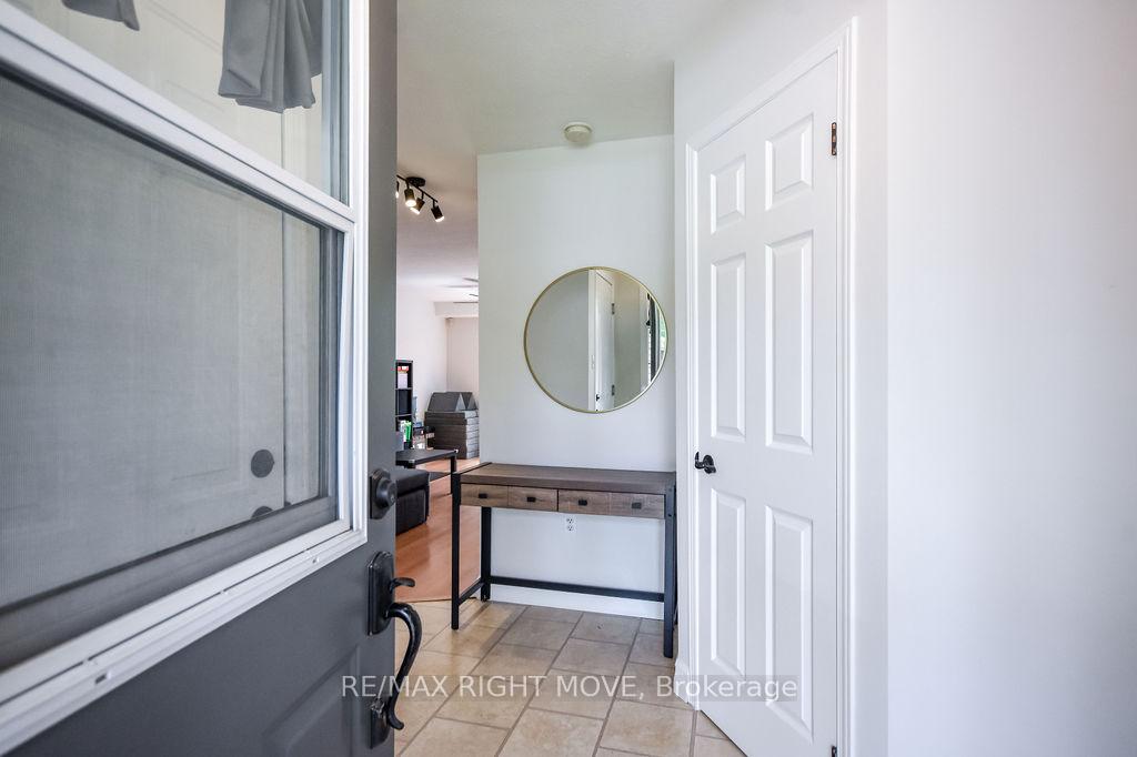 Photo 4 of 142 Julia Crescent, Orillia — HOMEH