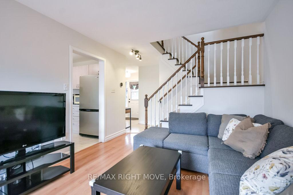 Photo 9 of 142 Julia Crescent, Orillia — HOMEH