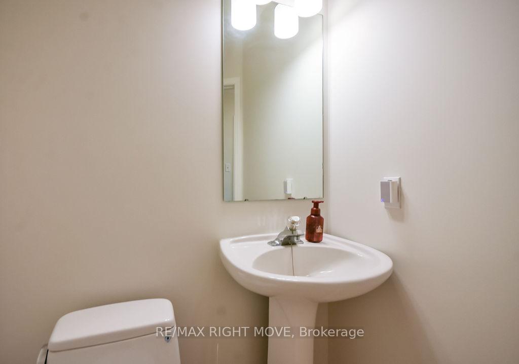 Photo 10 of 142 Julia Crescent, Orillia — HOMEH
