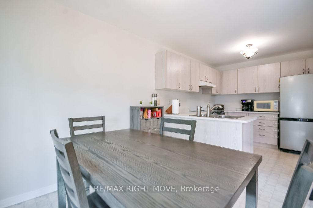 Photo 15 of 142 Julia Crescent, Orillia — HOMEH