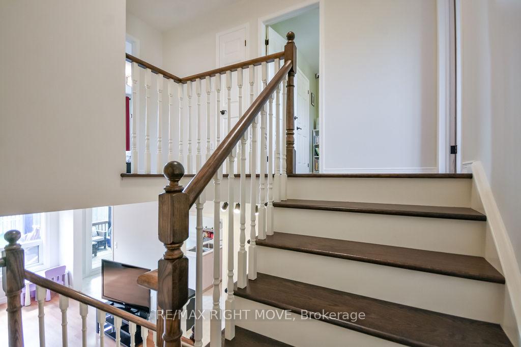 Photo 19 of 142 Julia Crescent, Orillia — HOMEH