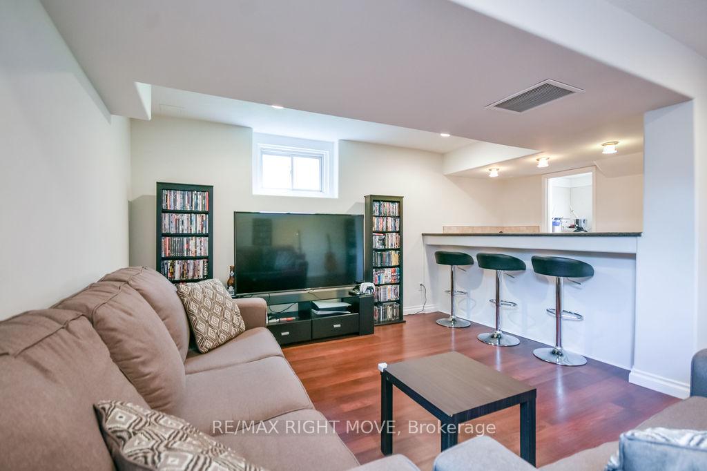 Photo 32 of 142 Julia Crescent, Orillia — HOMEH