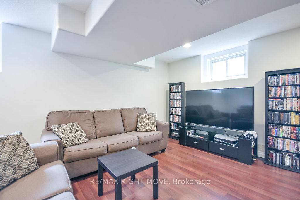 Photo 33 of 142 Julia Crescent, Orillia — HOMEH