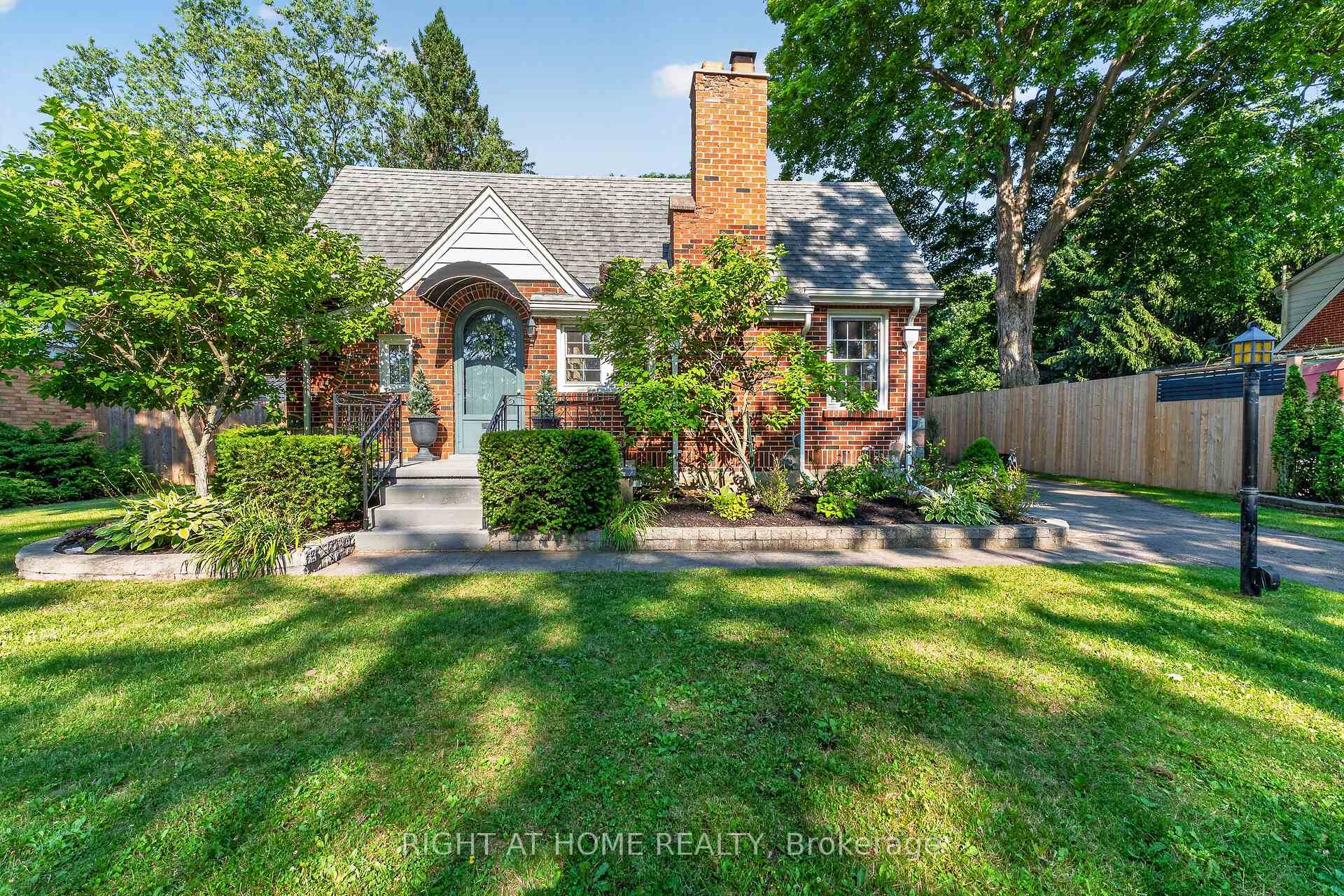 Photo 2 of 335 Sunset Drive, Central Elgin, Rural Central Elgin — HOMEH