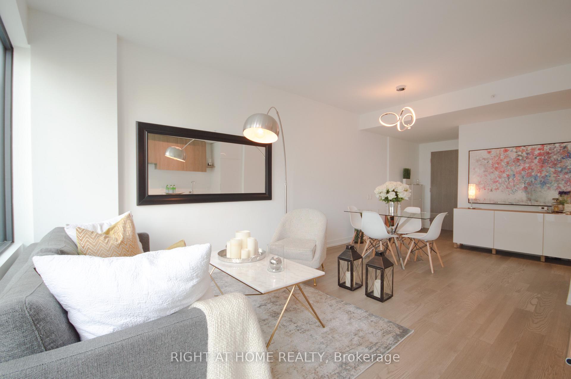 Photo 2 of Unit 709, 161 Roehampton Avenue, Toronto, Mount Pleasant West — HOMEH
