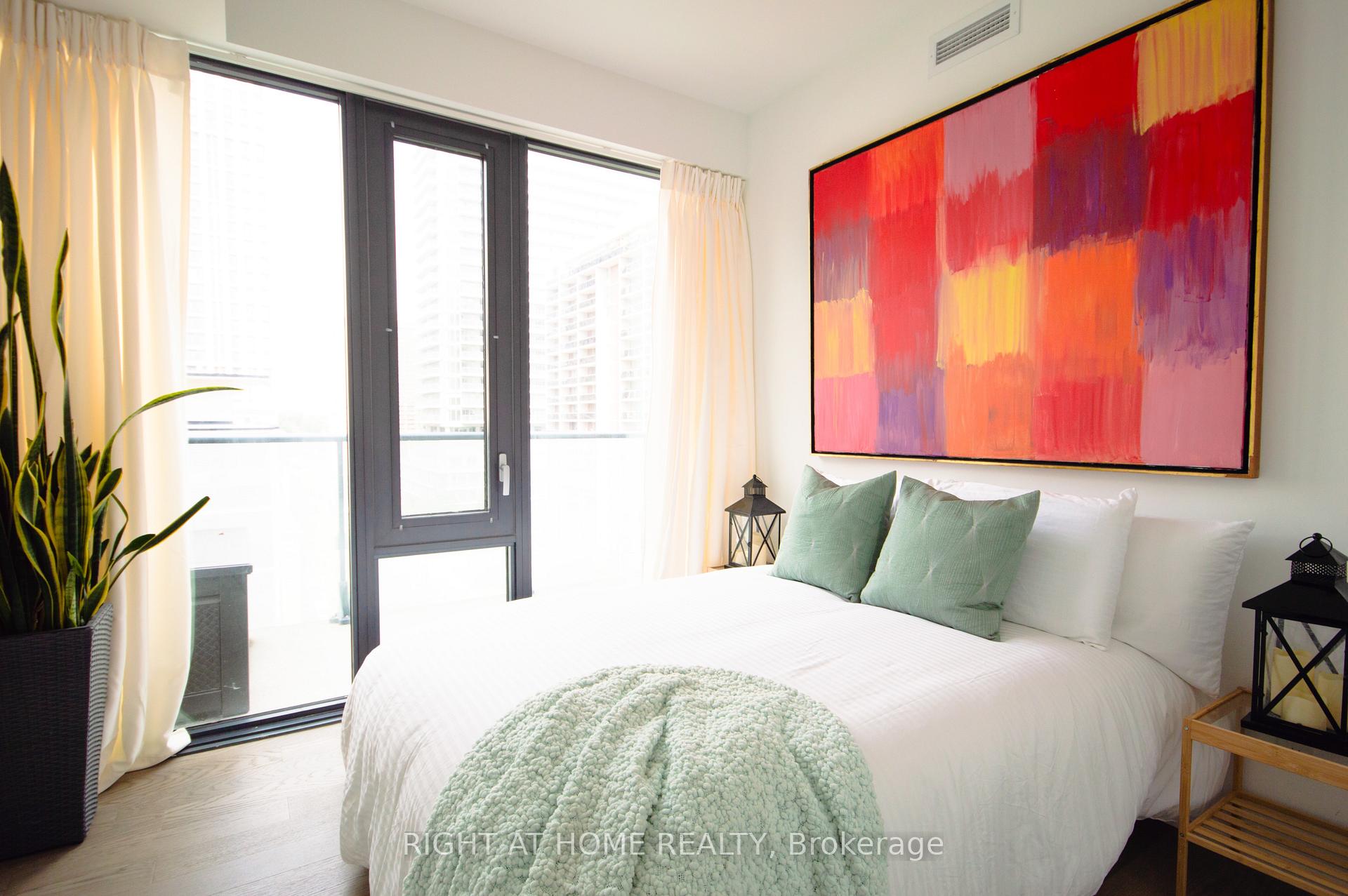 Photo 9 of Unit 709, 161 Roehampton Avenue, Toronto, Mount Pleasant West — HOMEH