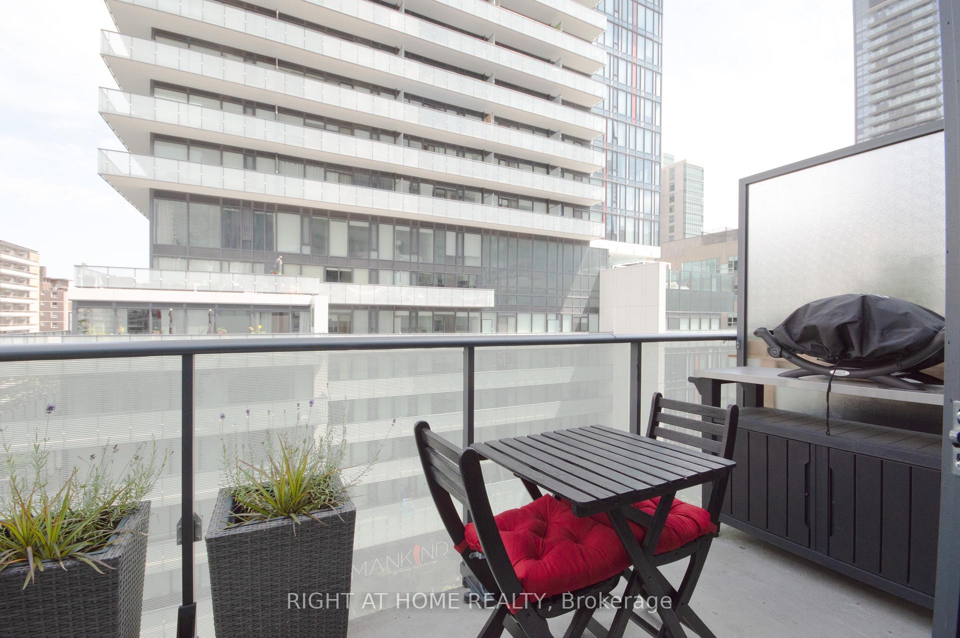 Photo 13 of Unit 709, 161 Roehampton Avenue, Toronto, Mount Pleasant West — HOMEH