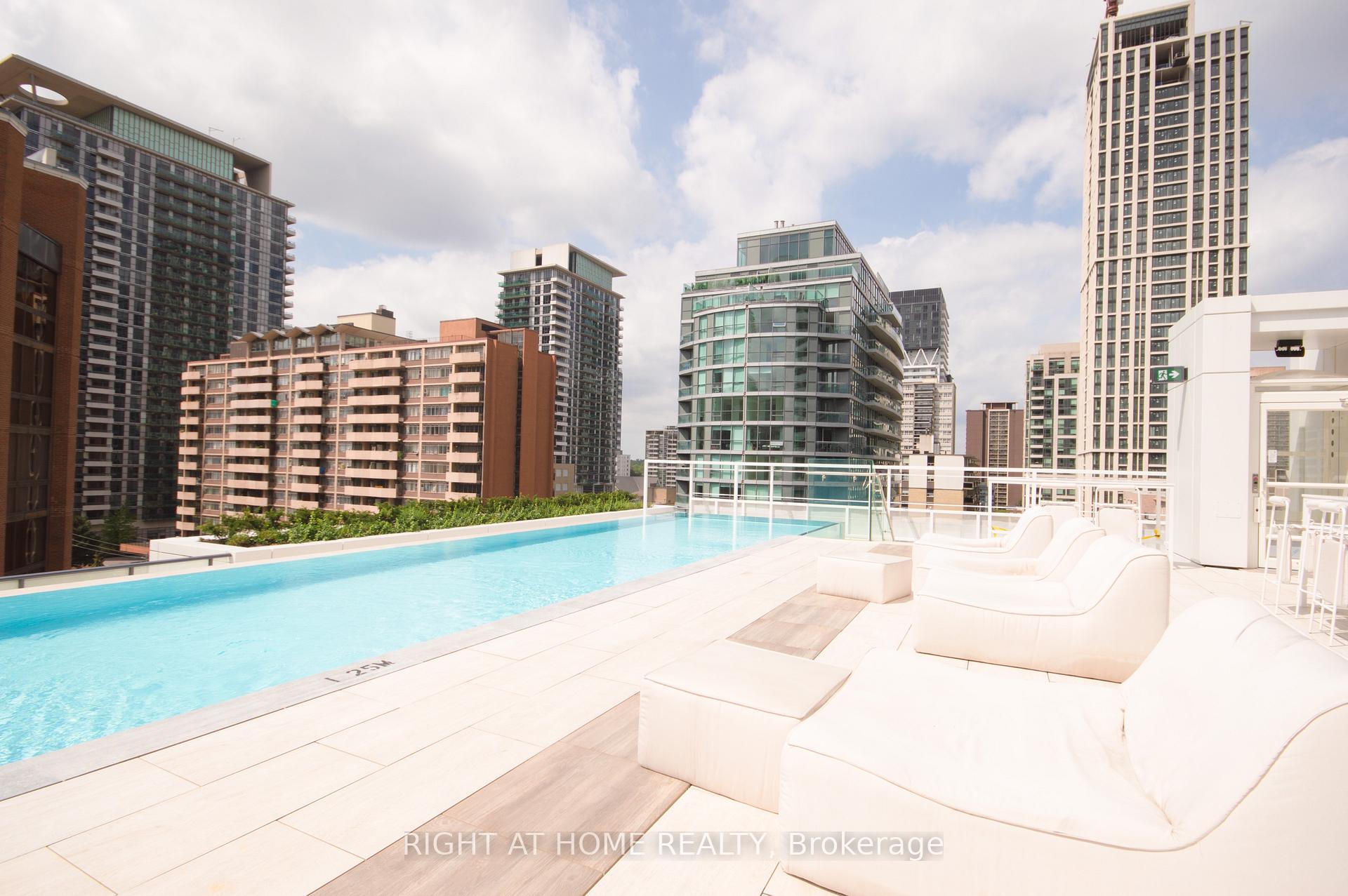Photo 15 of Unit 709, 161 Roehampton Avenue, Toronto, Mount Pleasant West — HOMEH