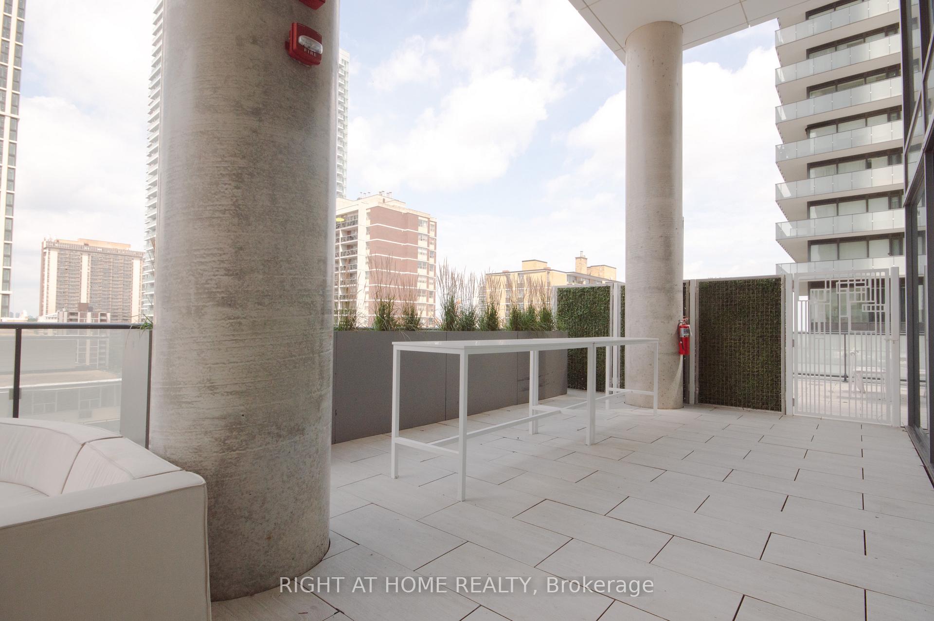 Photo 19 of Unit 709, 161 Roehampton Avenue, Toronto, Mount Pleasant West — HOMEH
