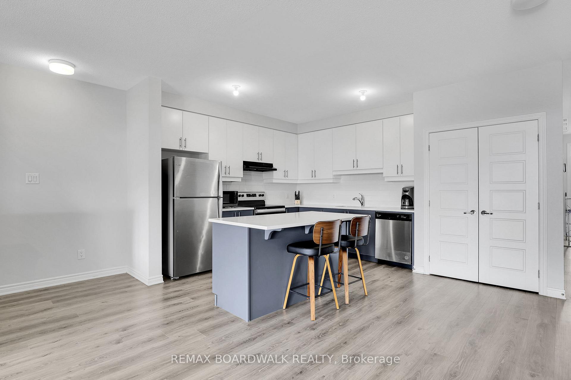 Photo 4 of 306 Pilot Private, Ottawa, Kanata - Emerald Meadows/Trailwest — HOMEH