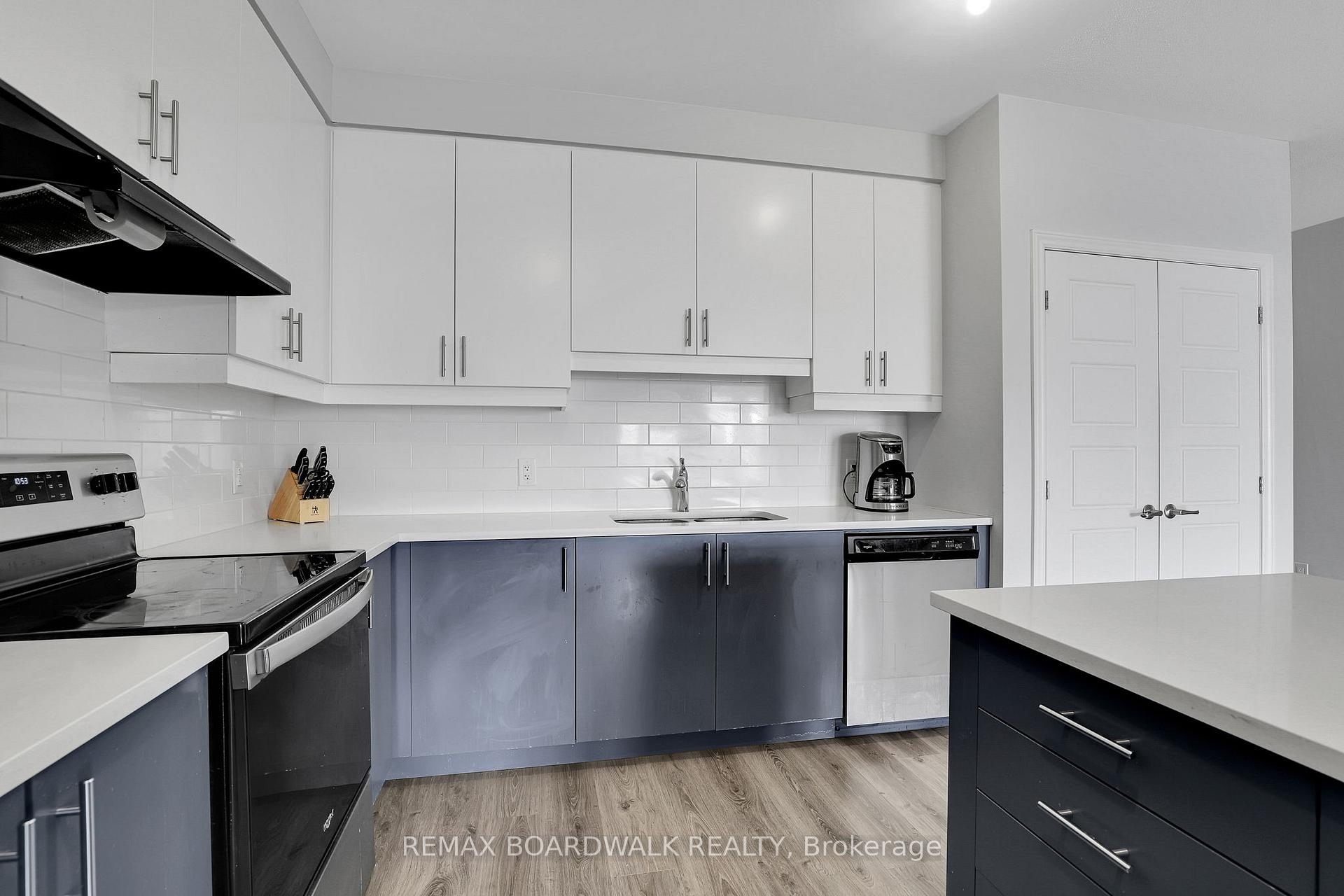 Photo 14 of 306 Pilot Private, Ottawa, Kanata - Emerald Meadows/Trailwest — HOMEH