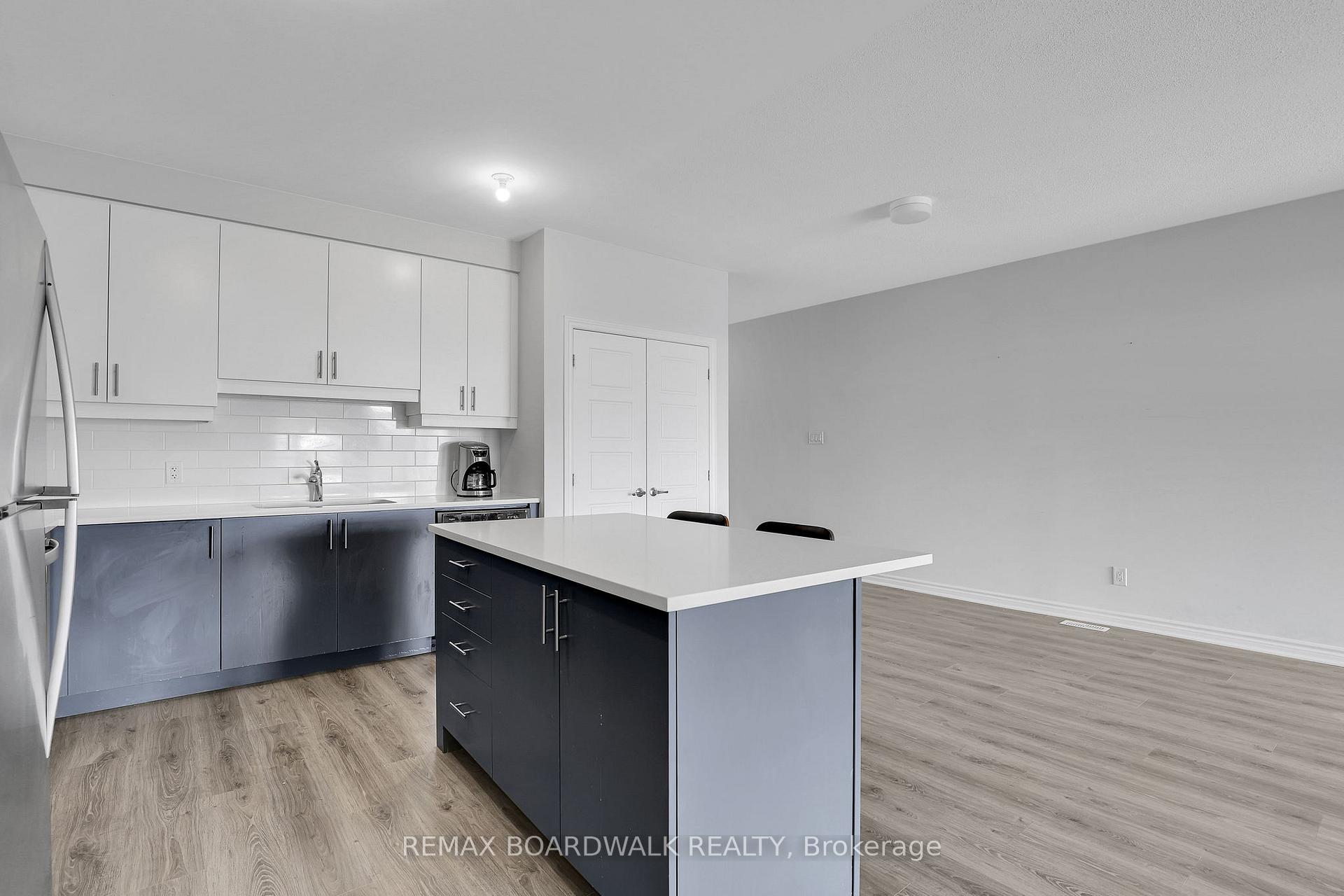 Photo 17 of 306 Pilot Private, Ottawa, Kanata - Emerald Meadows/Trailwest — HOMEH