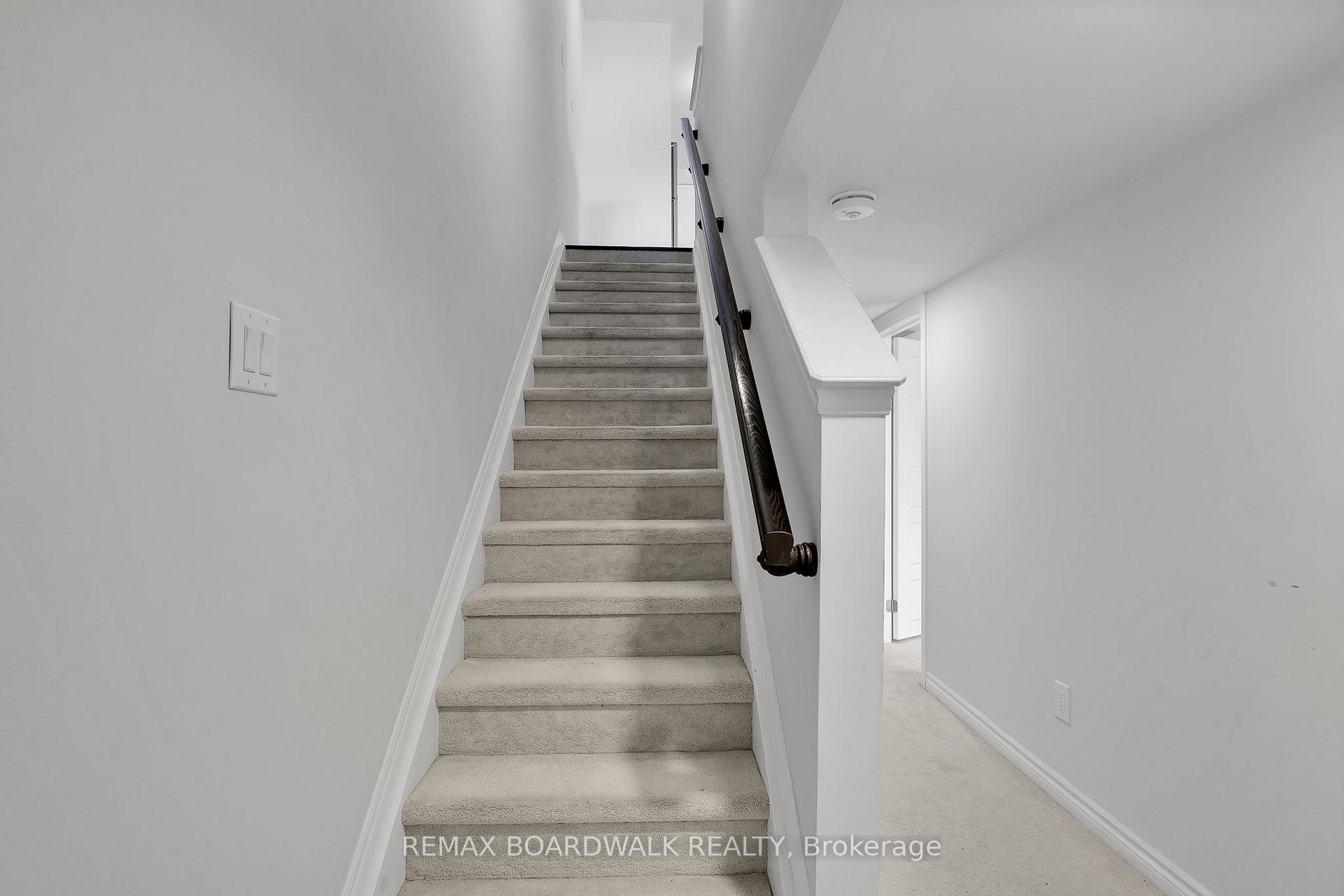 Photo 23 of 306 Pilot Private, Ottawa, Kanata - Emerald Meadows/Trailwest — HOMEH