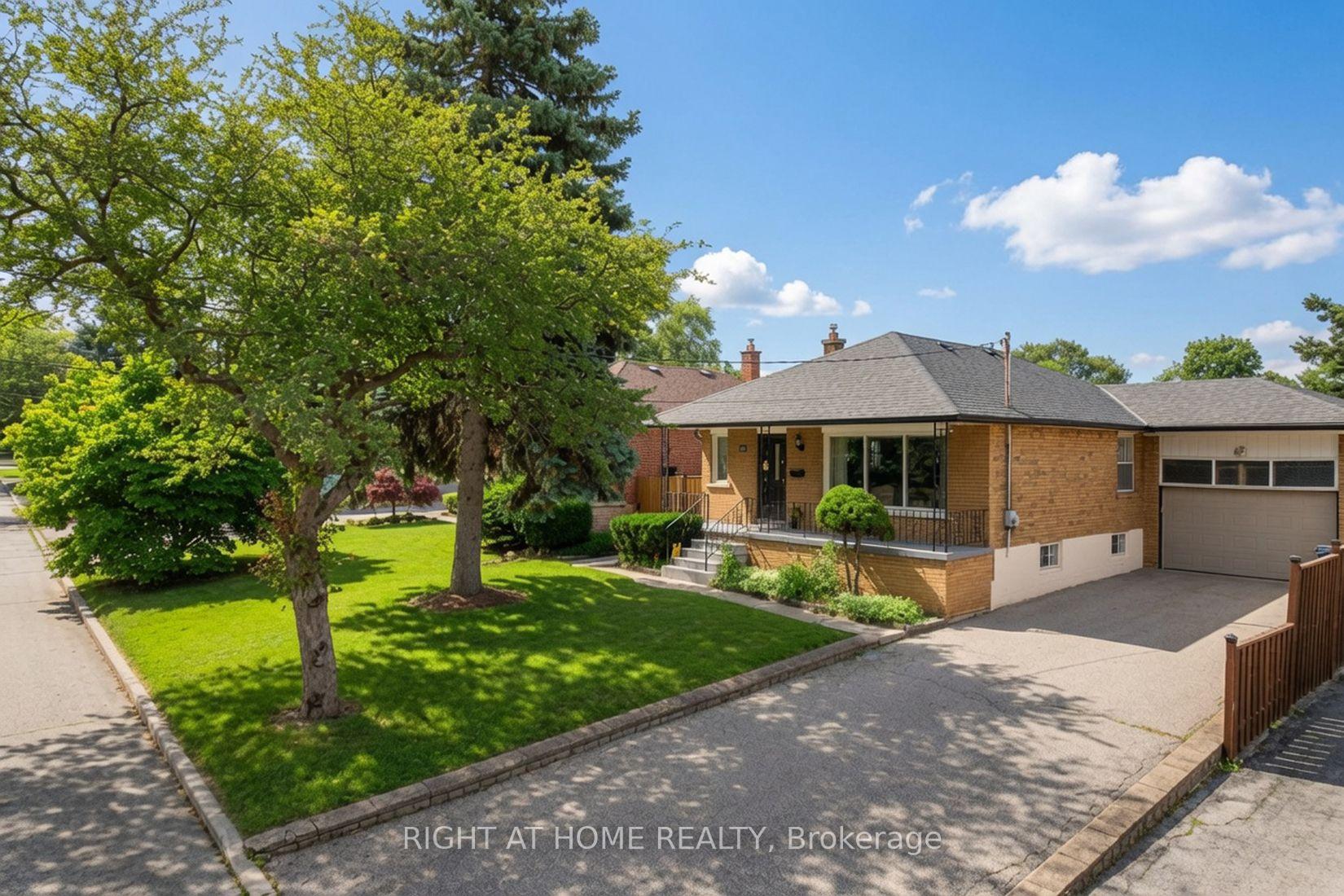 Photo 5 of 37 Garside Crescent, North York, Brookhaven-Amesbury — HOMEH