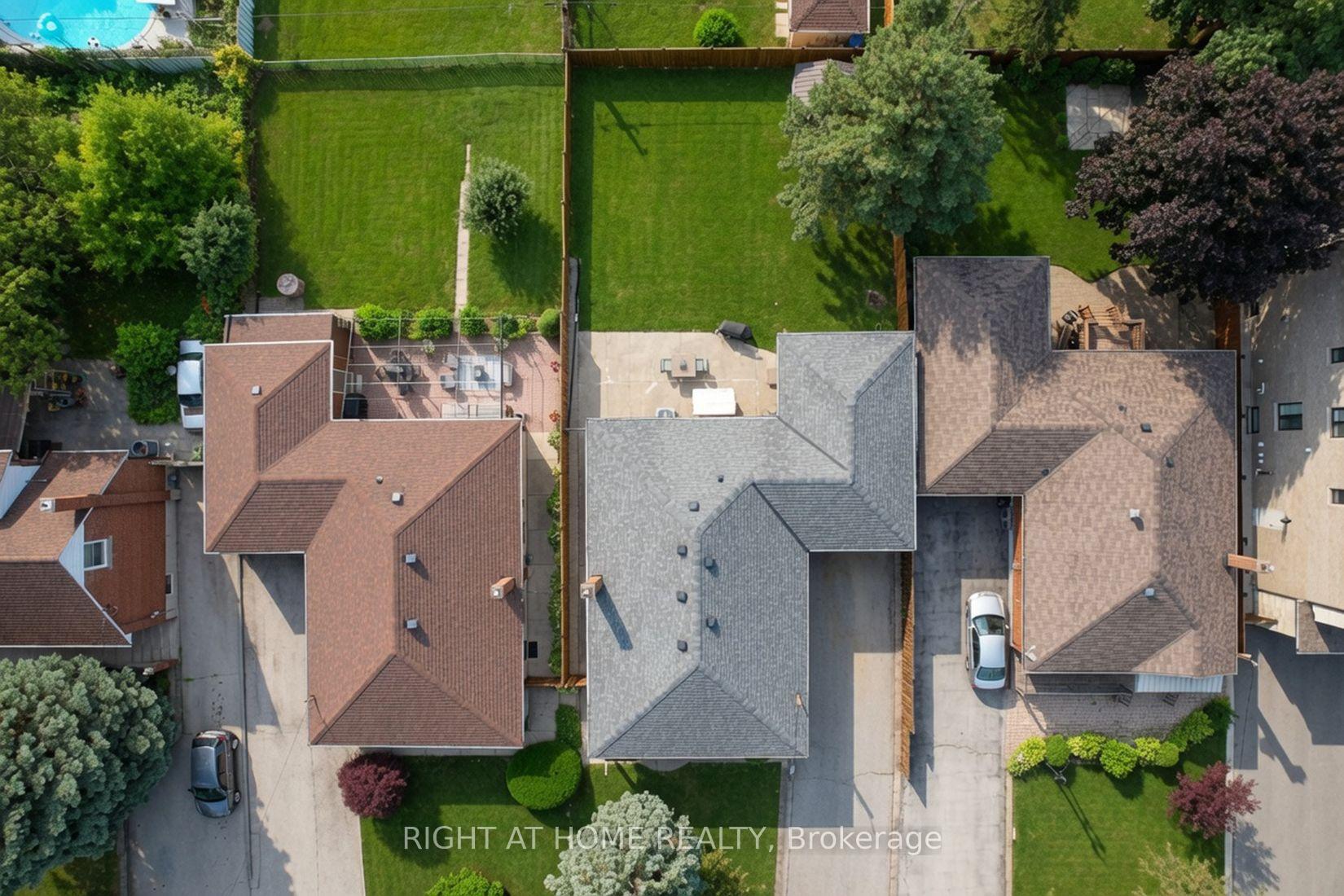 Photo 12 of 37 Garside Crescent, North York, Brookhaven-Amesbury — HOMEH
