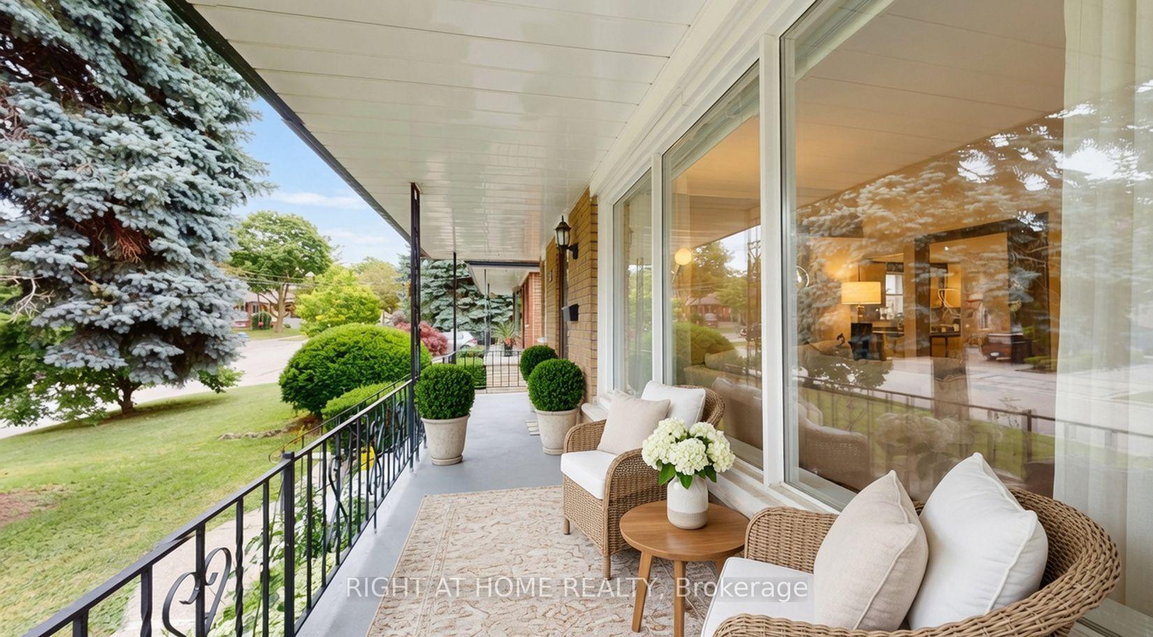 Photo 21 of 37 Garside Crescent, North York, Brookhaven-Amesbury — HOMEH