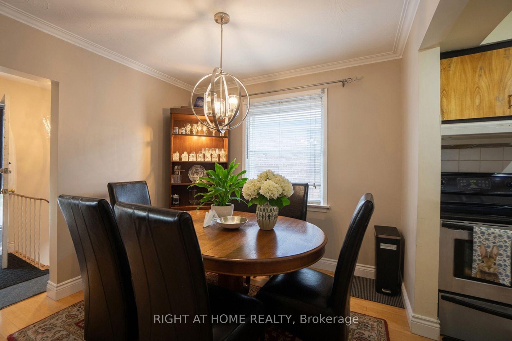 Photo 27 of 37 Garside Crescent, North York, Brookhaven-Amesbury — HOMEH