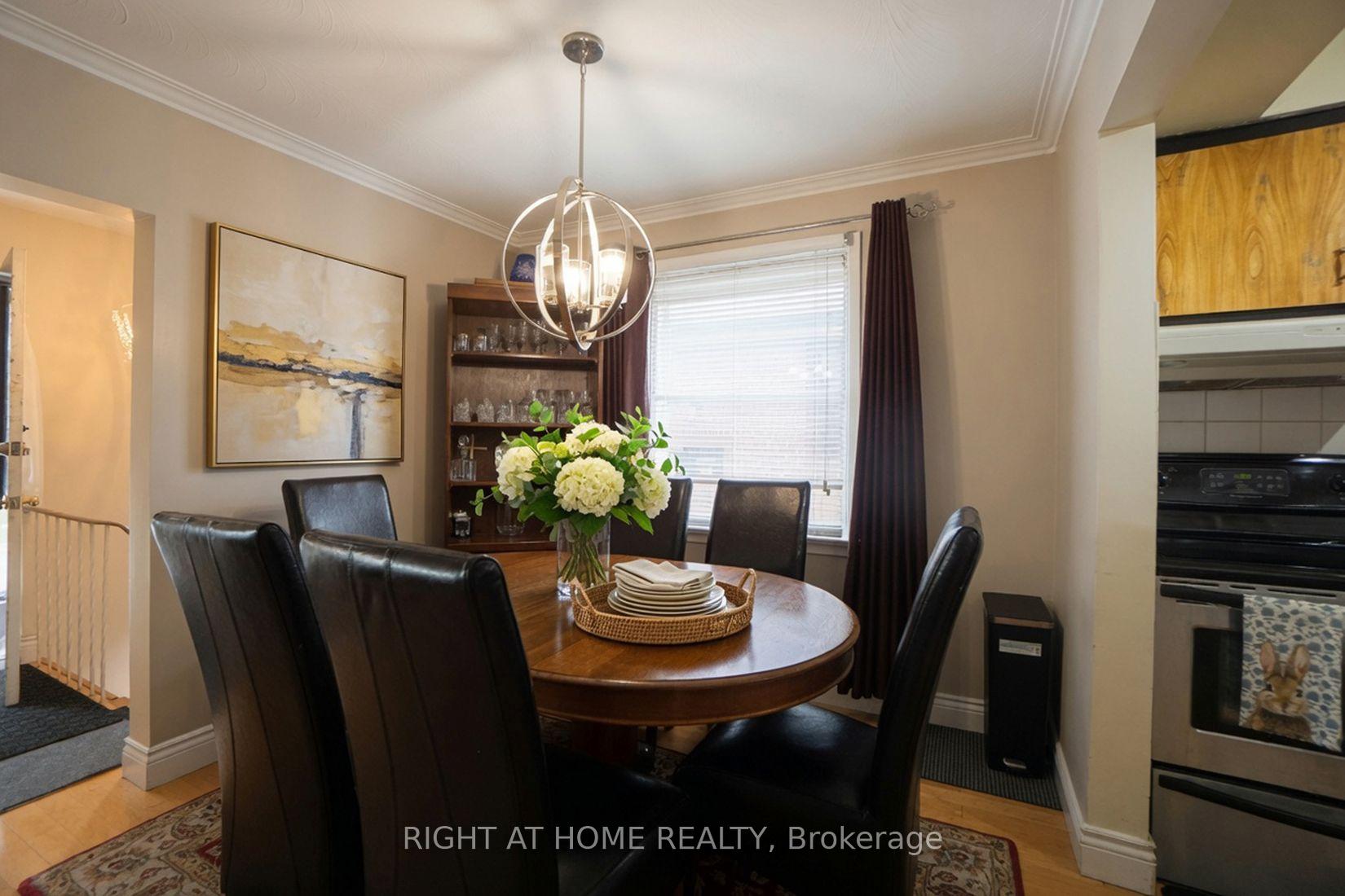 Photo 28 of 37 Garside Crescent, North York, Brookhaven-Amesbury — HOMEH