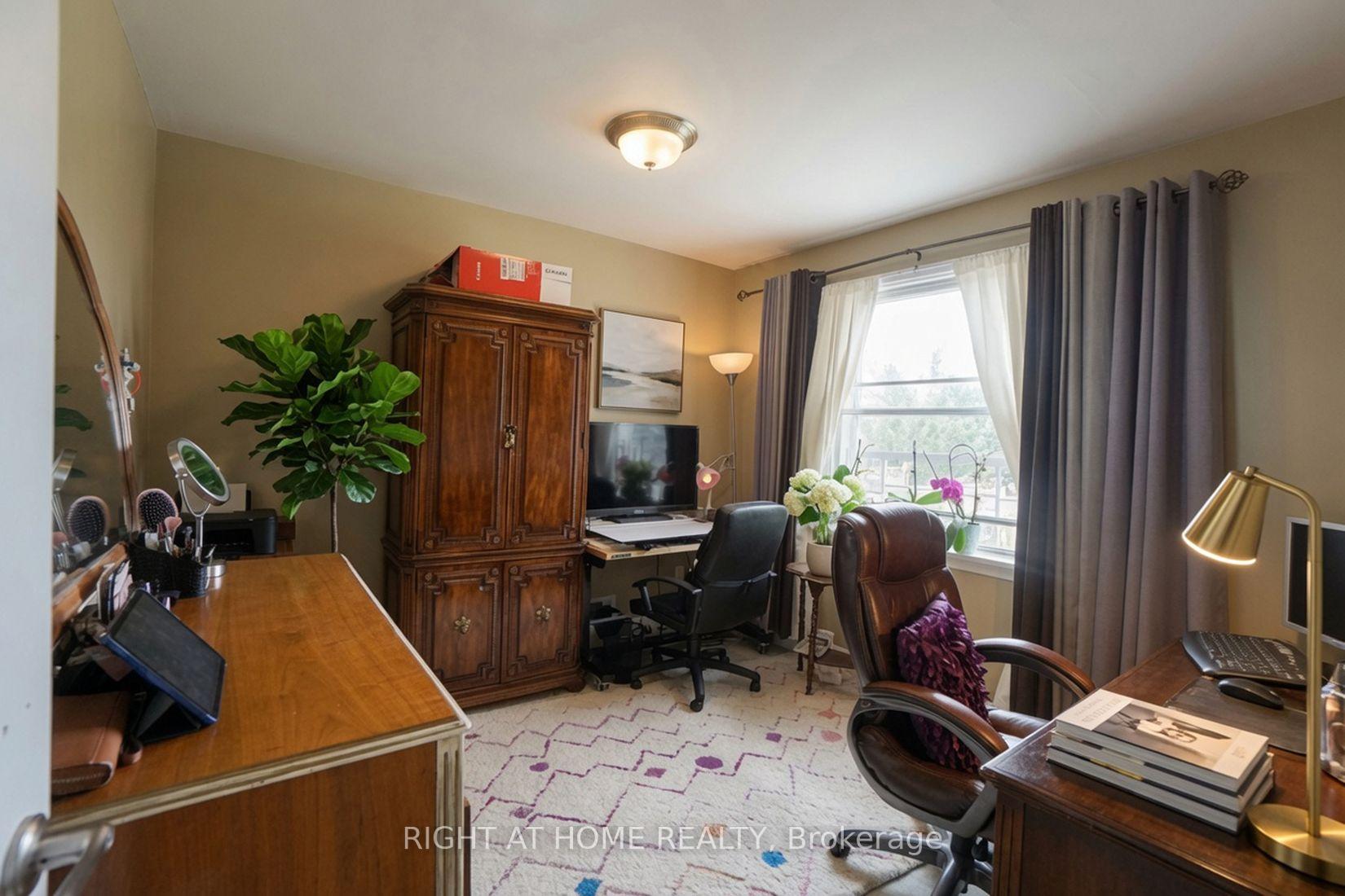 Photo 30 of 37 Garside Crescent, North York, Brookhaven-Amesbury — HOMEH