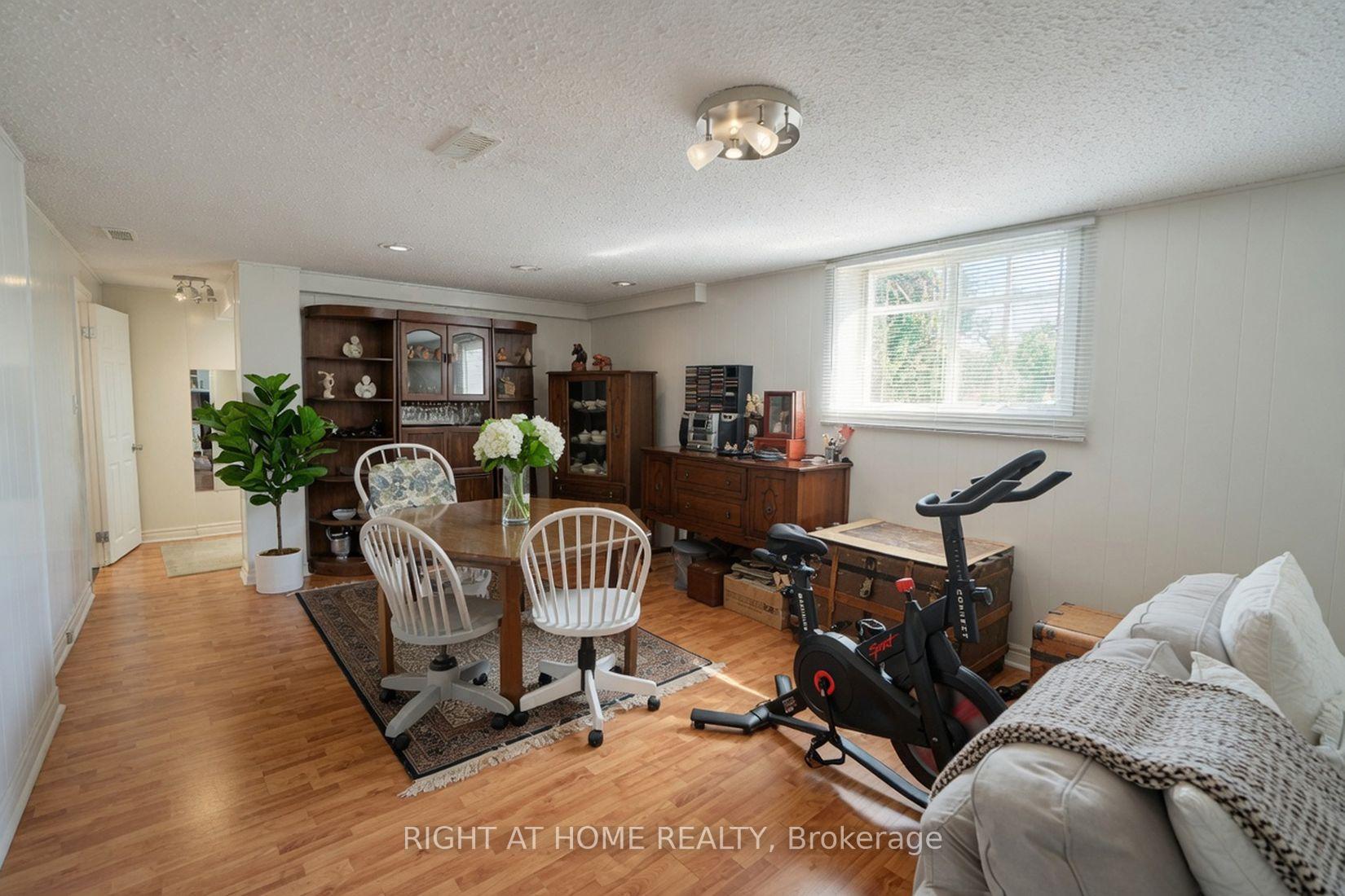 Photo 37 of 37 Garside Crescent, North York, Brookhaven-Amesbury — HOMEH