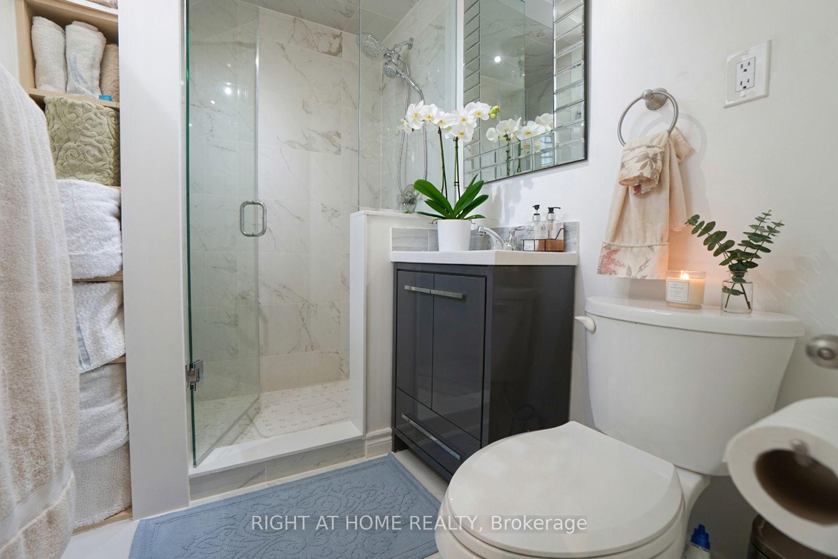 Photo 39 of 37 Garside Crescent, North York, Brookhaven-Amesbury — HOMEH