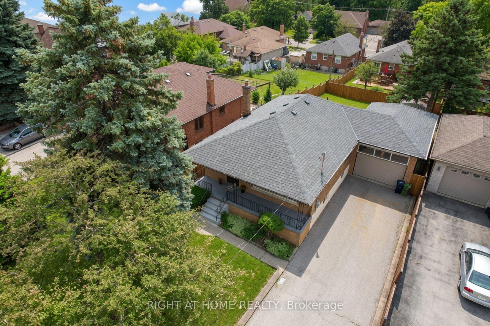 Photo 40 of 37 Garside Crescent, North York, Brookhaven-Amesbury — HOMEH