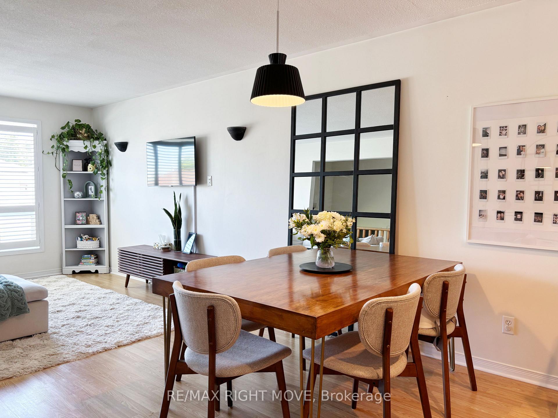 Photo 5 of 69 Calverley Street, Orillia — HOMEH