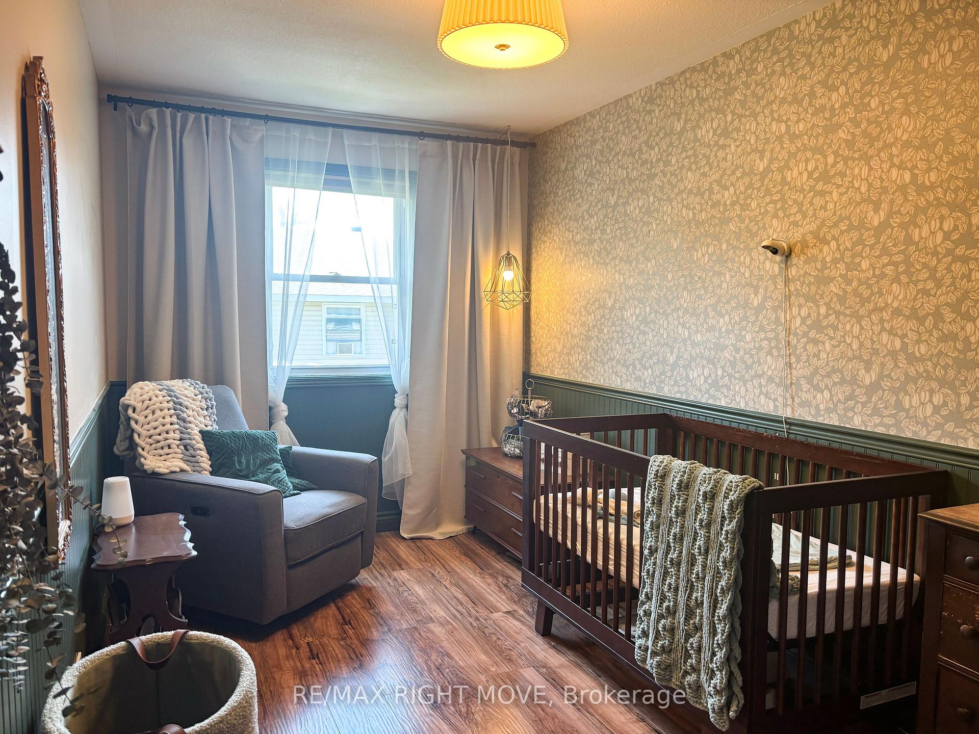 Photo 13 of 69 Calverley Street, Orillia — HOMEH