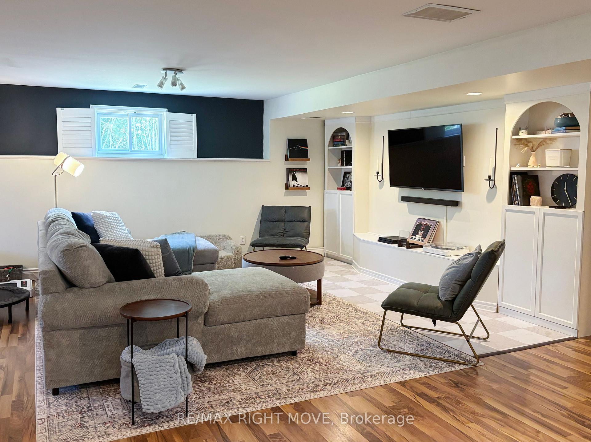 Photo 18 of 69 Calverley Street, Orillia — HOMEH