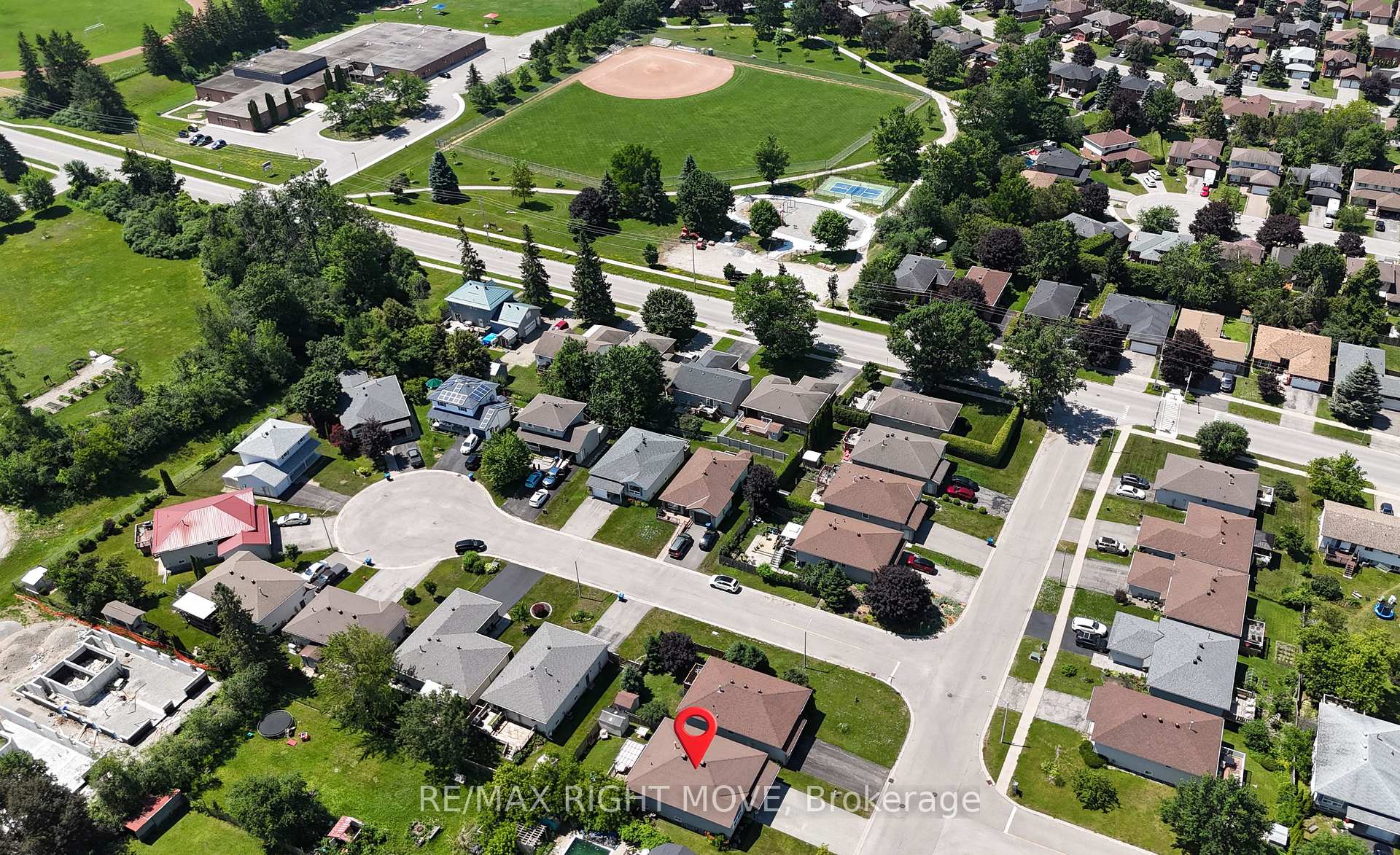 Photo 28 of 69 Calverley Street, Orillia — HOMEH