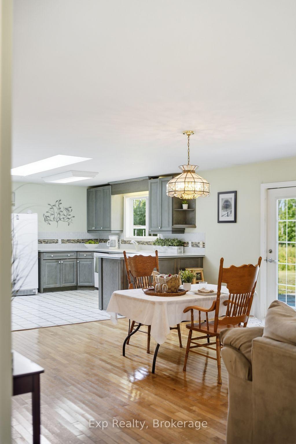 Photo 13 of 21627 Loyalist Parkway, Prince Edward County, Ameliasburg Ward — HOMEH