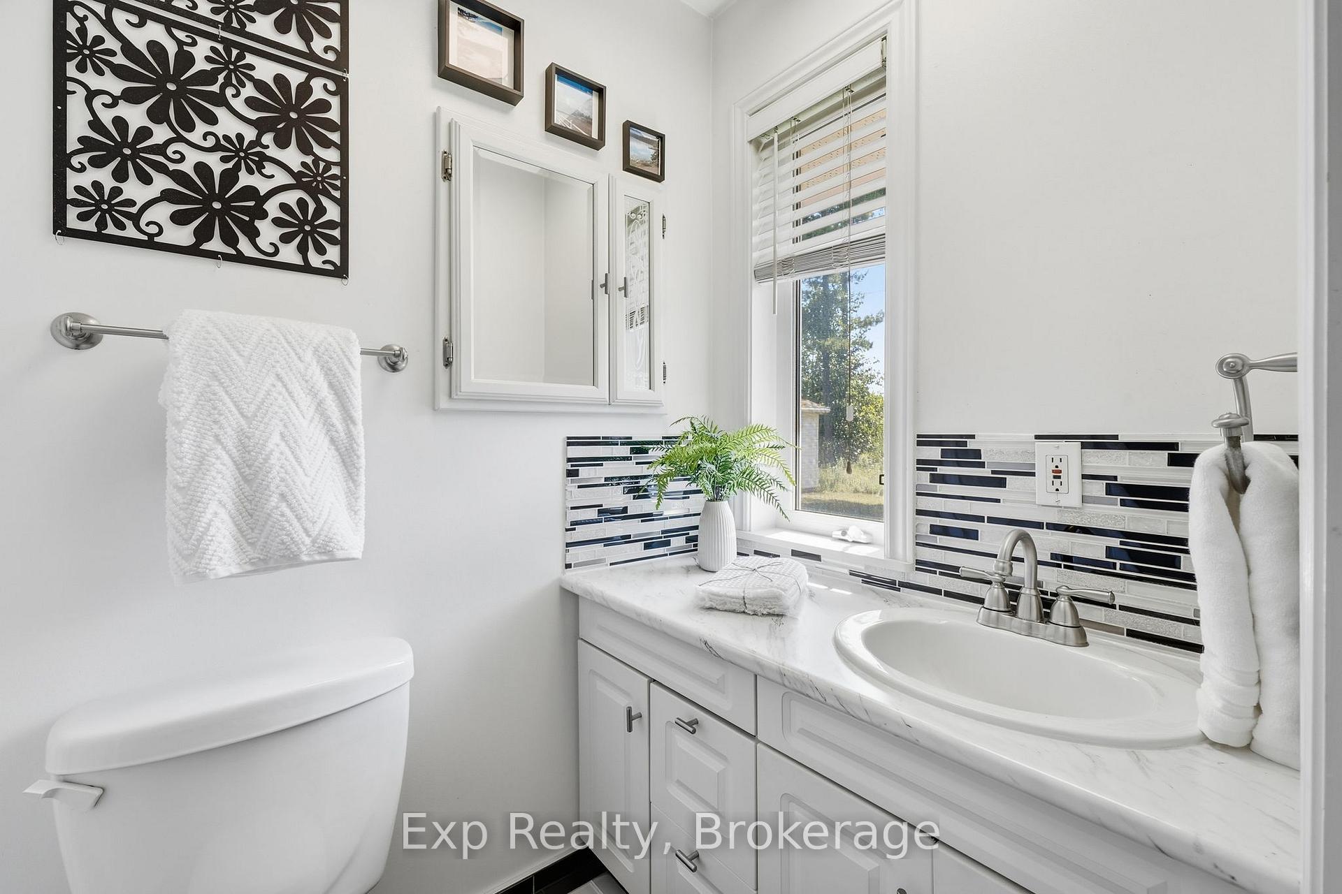 Photo 24 of 21627 Loyalist Parkway, Prince Edward County, Ameliasburg Ward — HOMEH