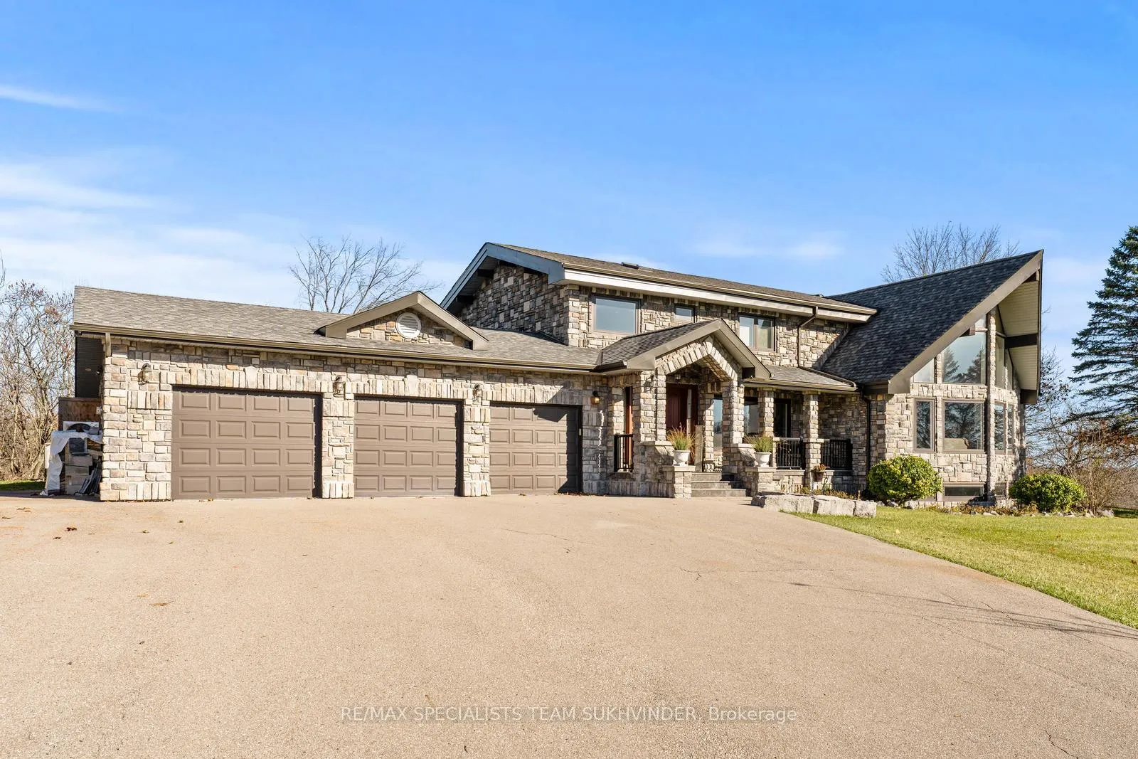 Photo 2 of 27 Keily Crescent, Caledon, Rural Caledon — HOMEH
