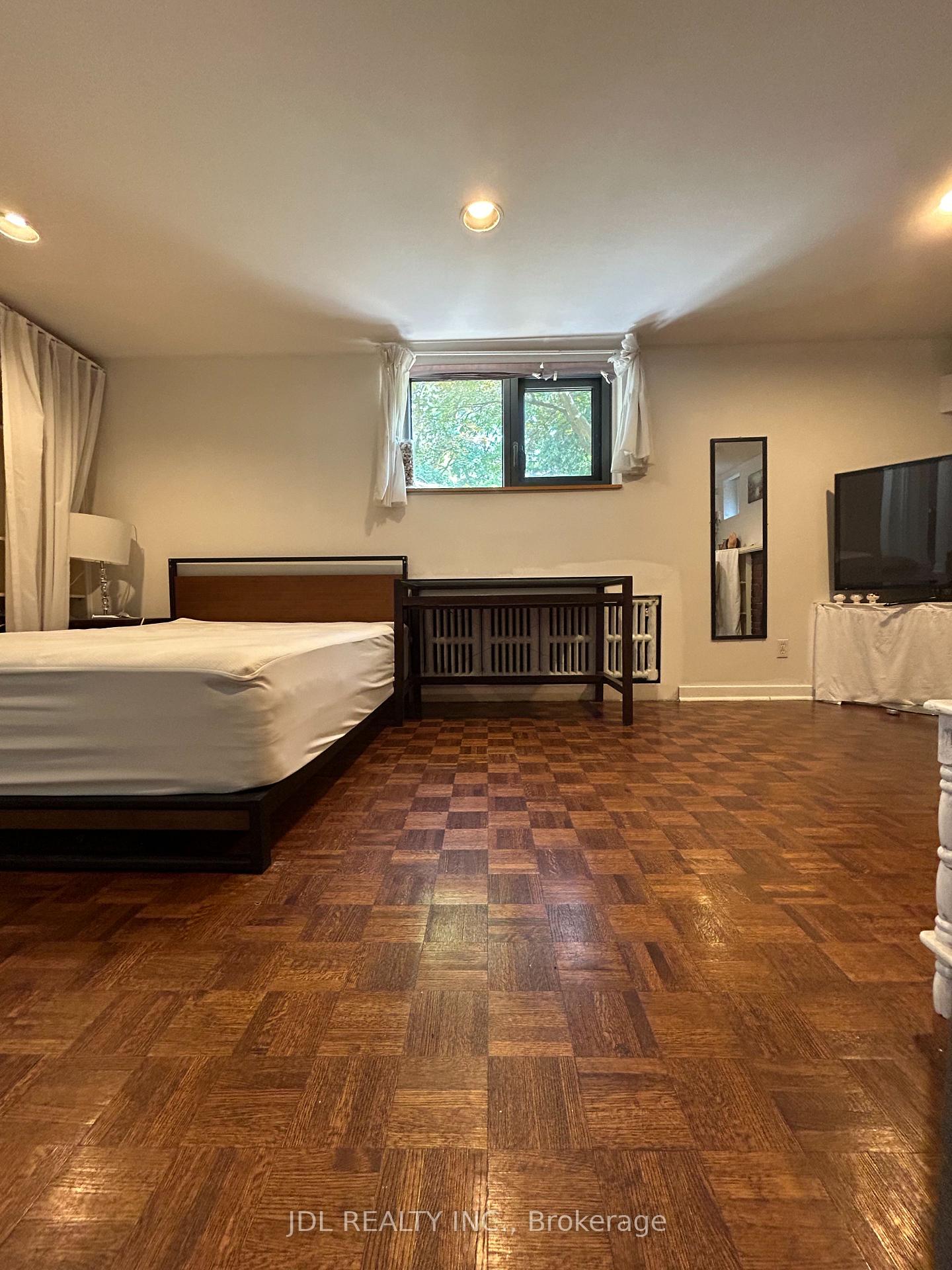 Photo 11 of Unit Bsmt, 19 Glengrove Ave, Toronto, Lawrence Park South — HOMEH